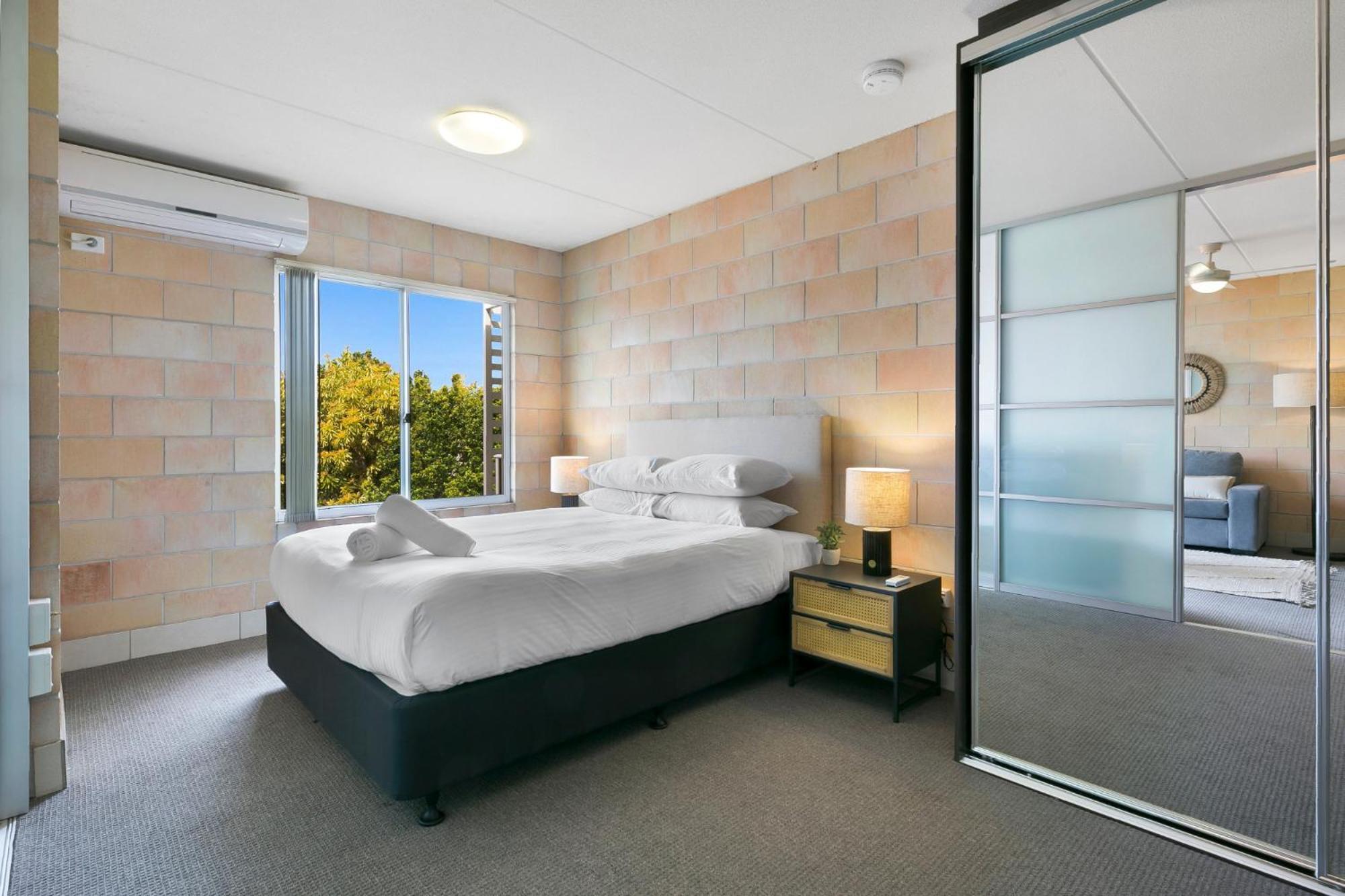 Apartment Sleek With Pool And Rooftop Terrace *