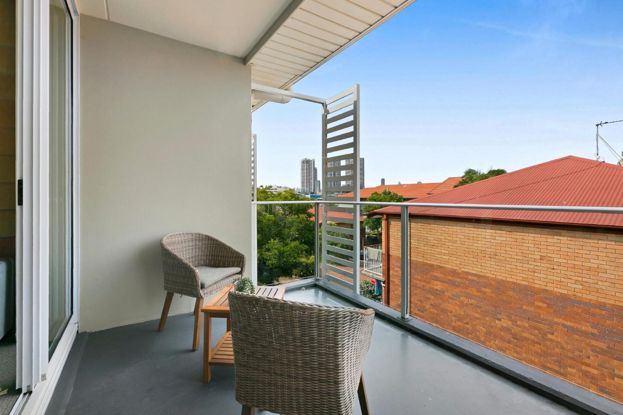 Sleek With Pool And Rooftop Terrace Apartment *