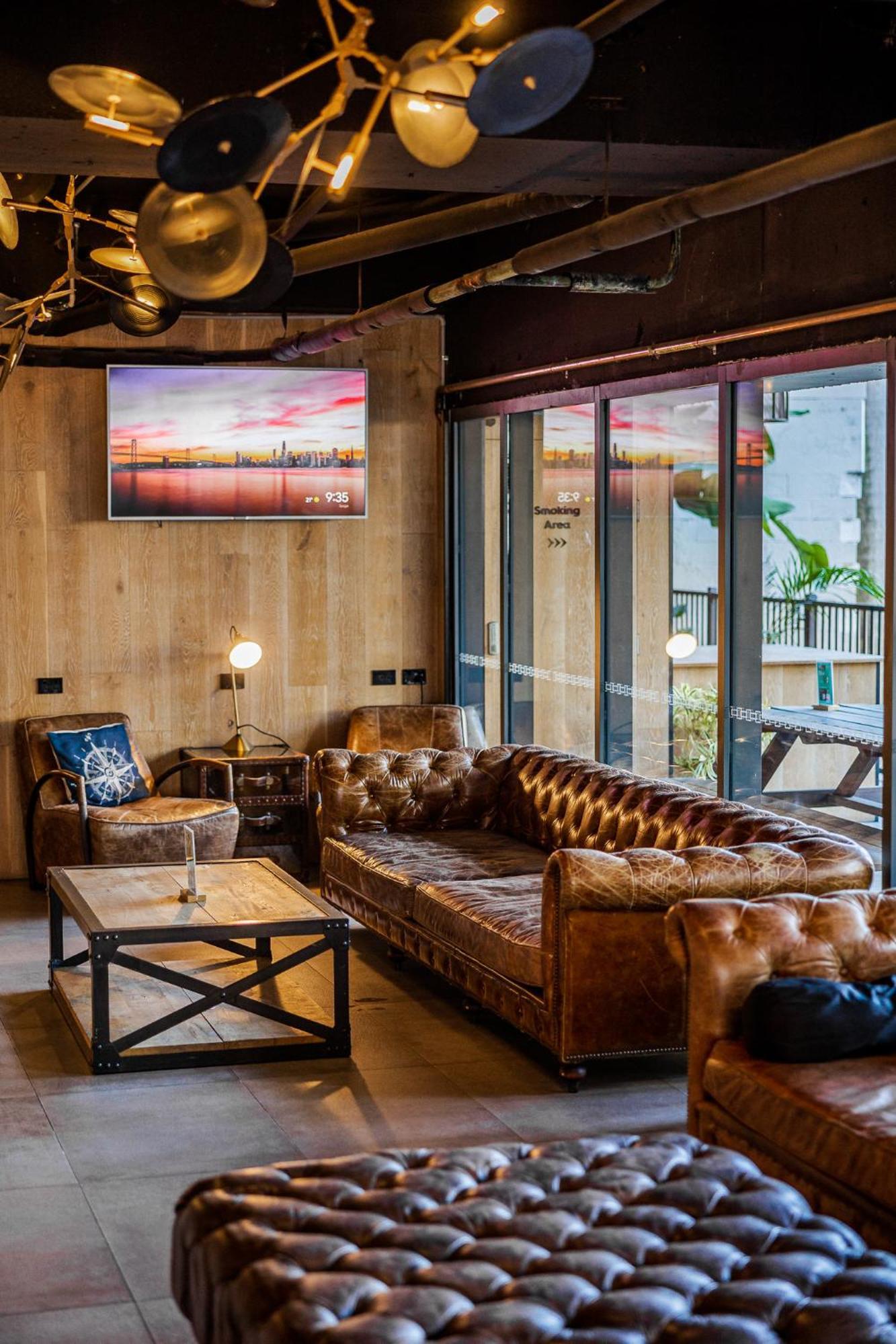 Bunk Surfers Paradise International Backpacker (adults Only)