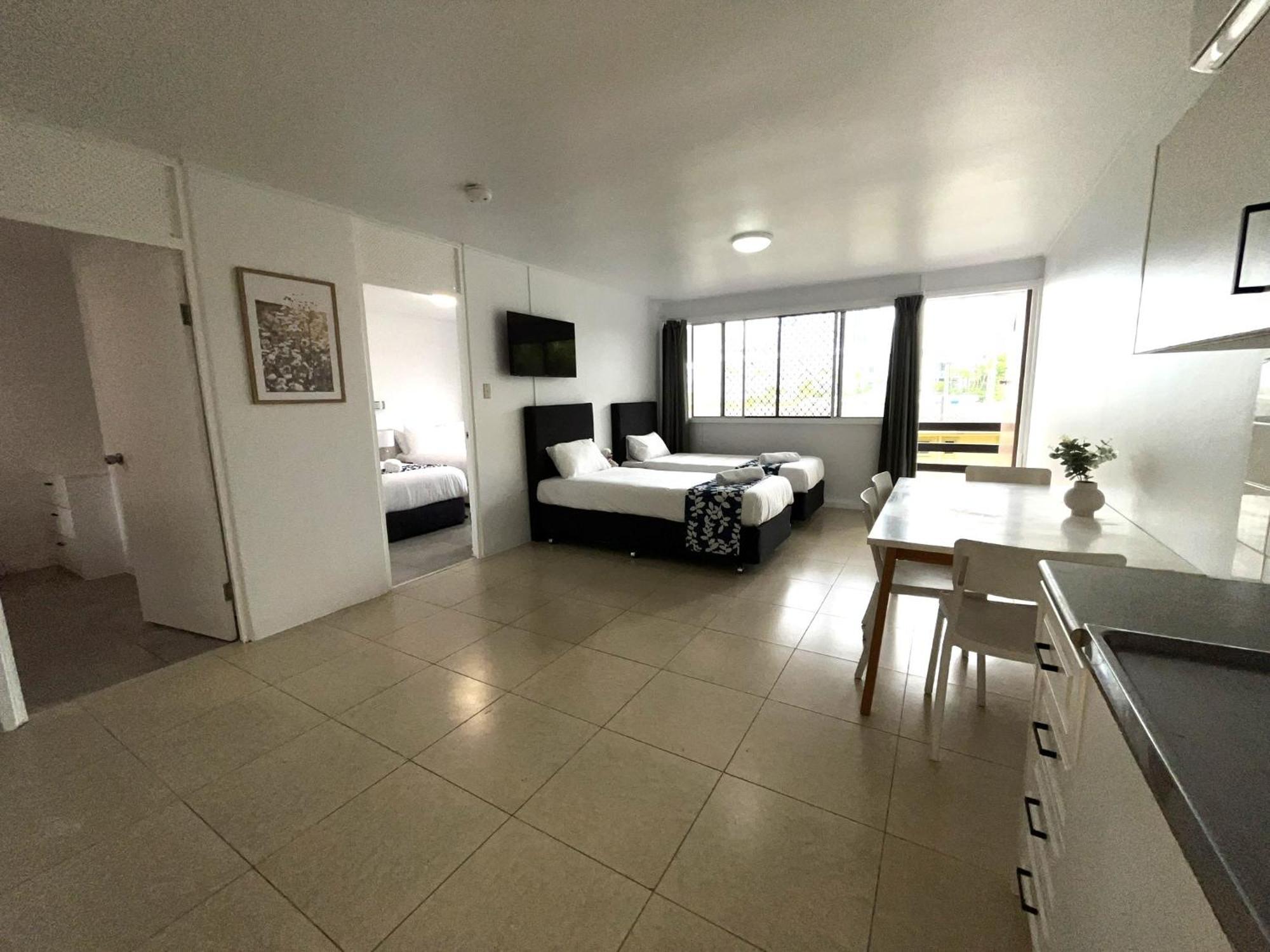 Motel Browns Broadbeach Gold Coast