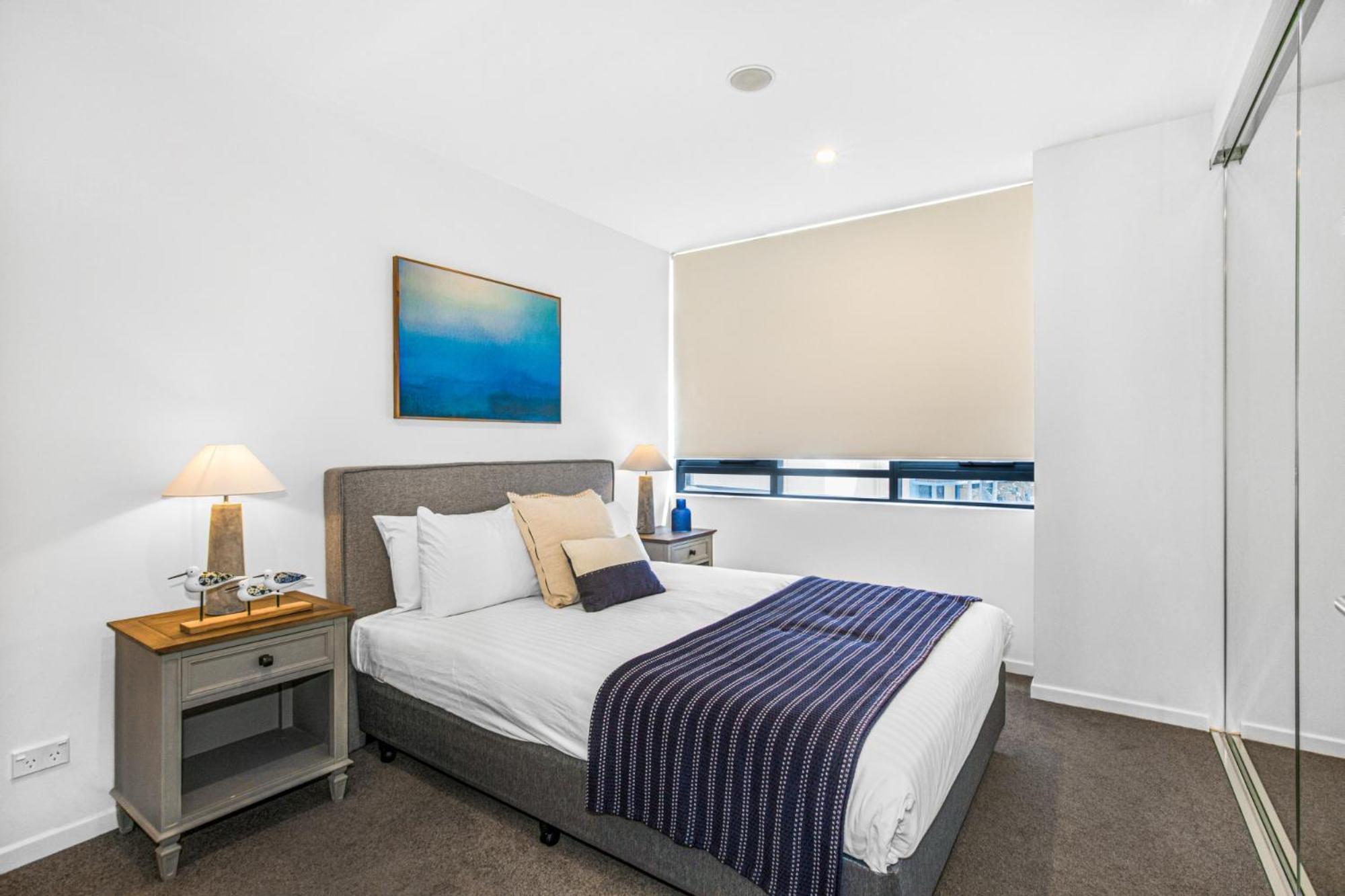 Surfers Paradise 2-bed Near With Pool & Gym Apartment Gold Coast