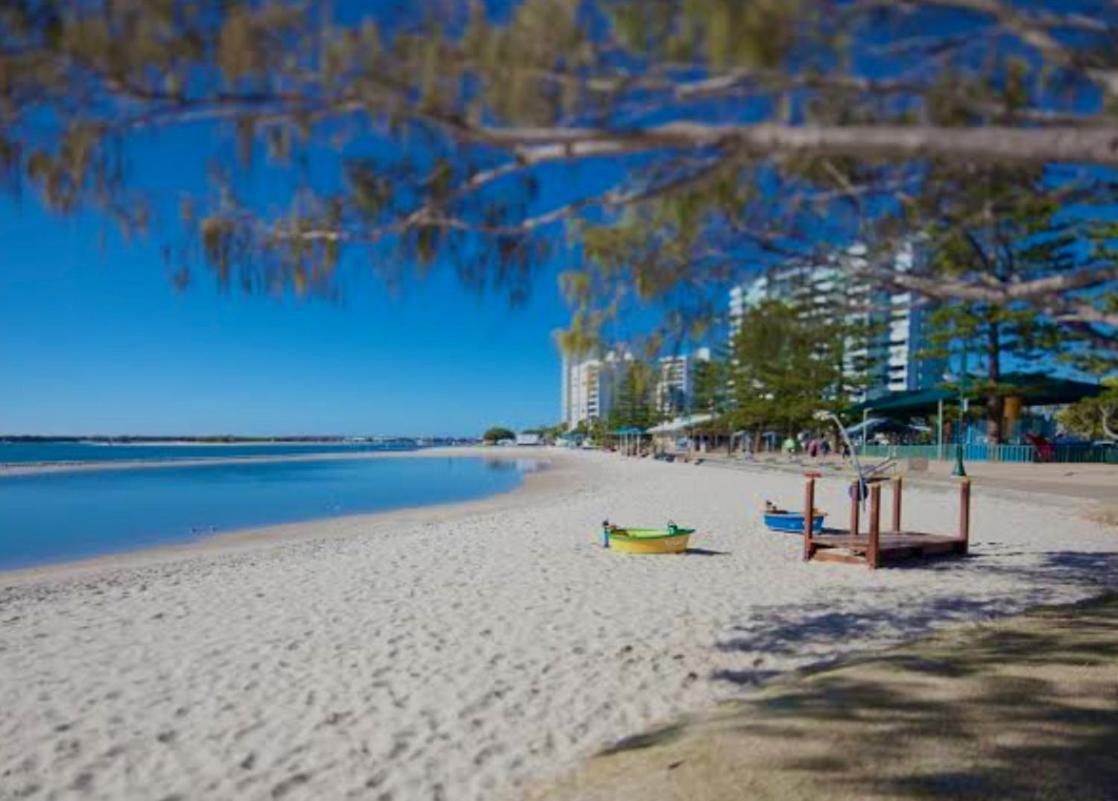 Homestay Sapphire Ocean Views On The Broadwater