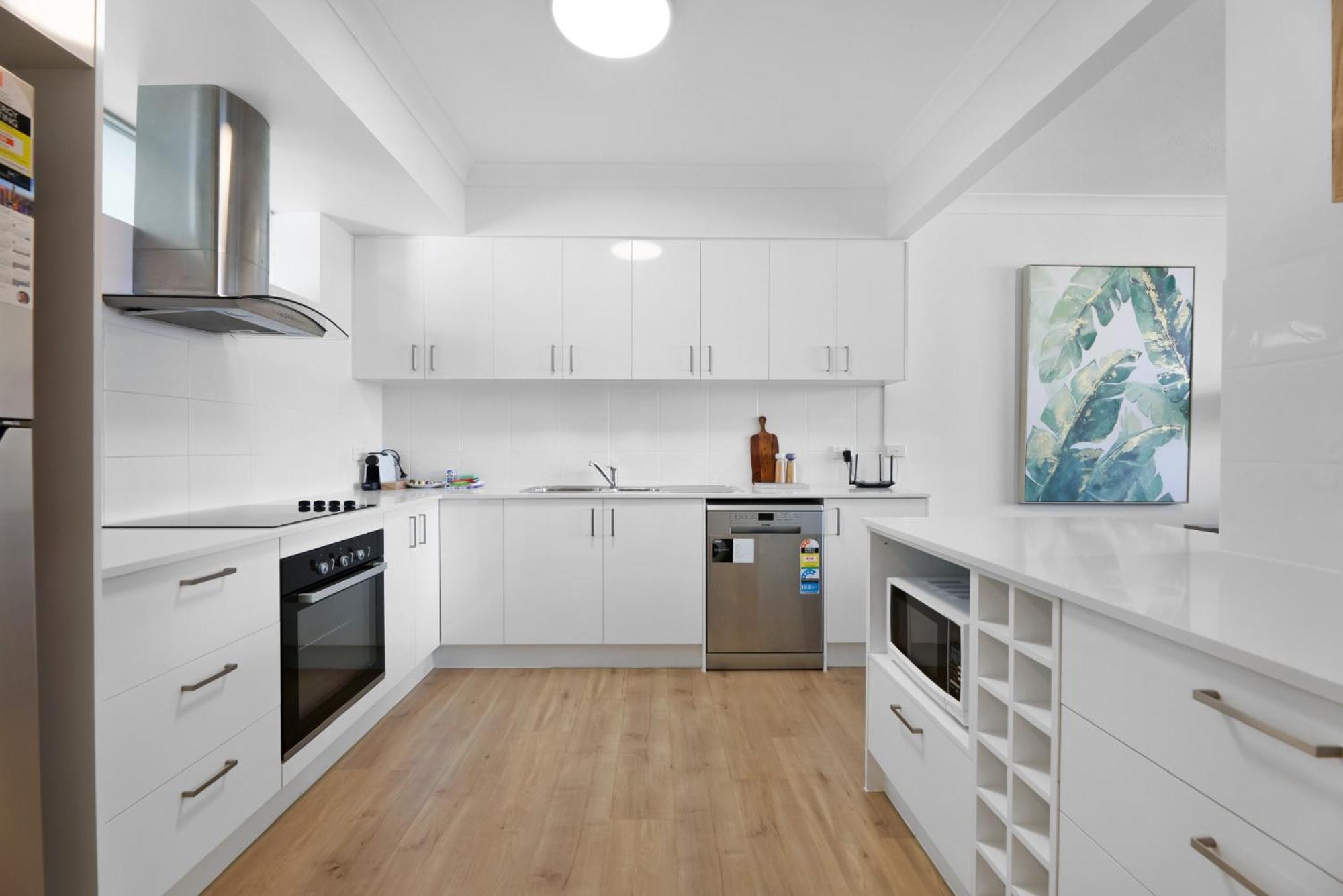 Ocean View 2-bed With Pool, Tennis Court & Bbq Apartamento