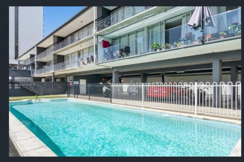 Affordable In The Heart Of Surfers Paradise Apartment *