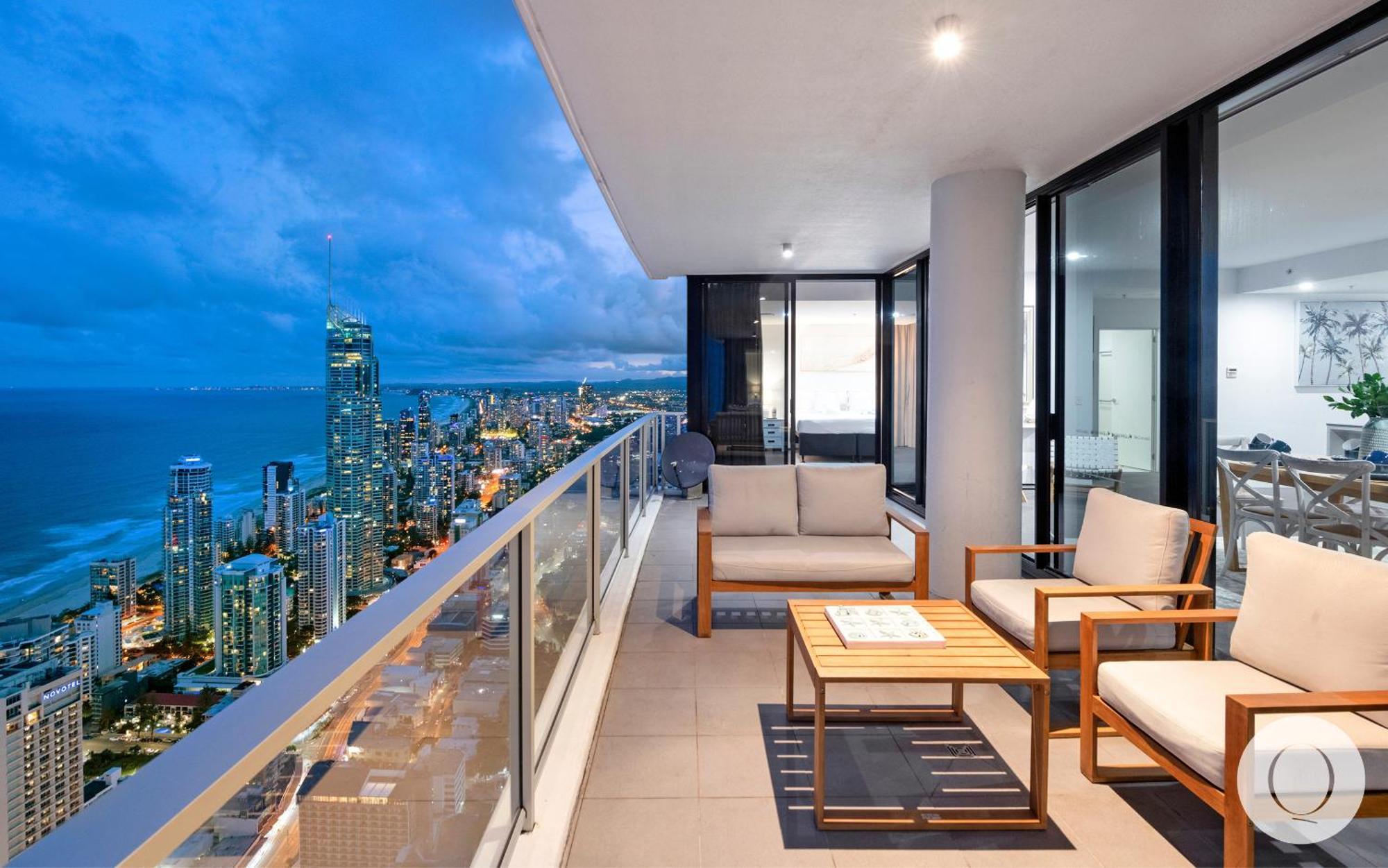 Ocean View Executive Penthouse At Circle On Cavill