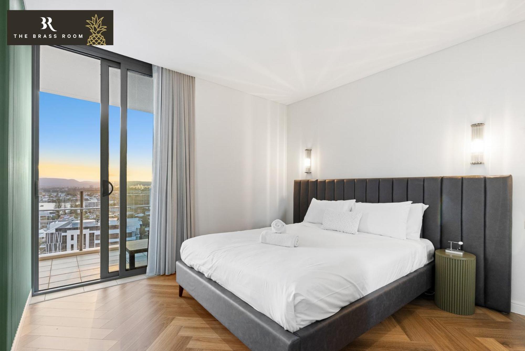 The Brass Pineapple Surfers Paradise 4217 Apartment *