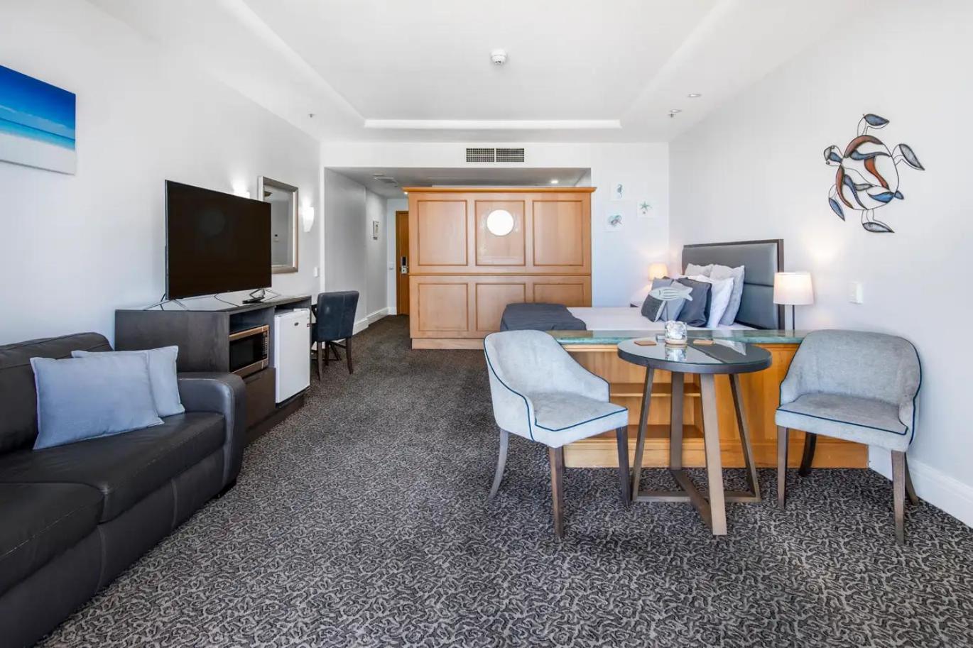 Apartment Luxury Ocean View 17th Level Studio Gold Coast