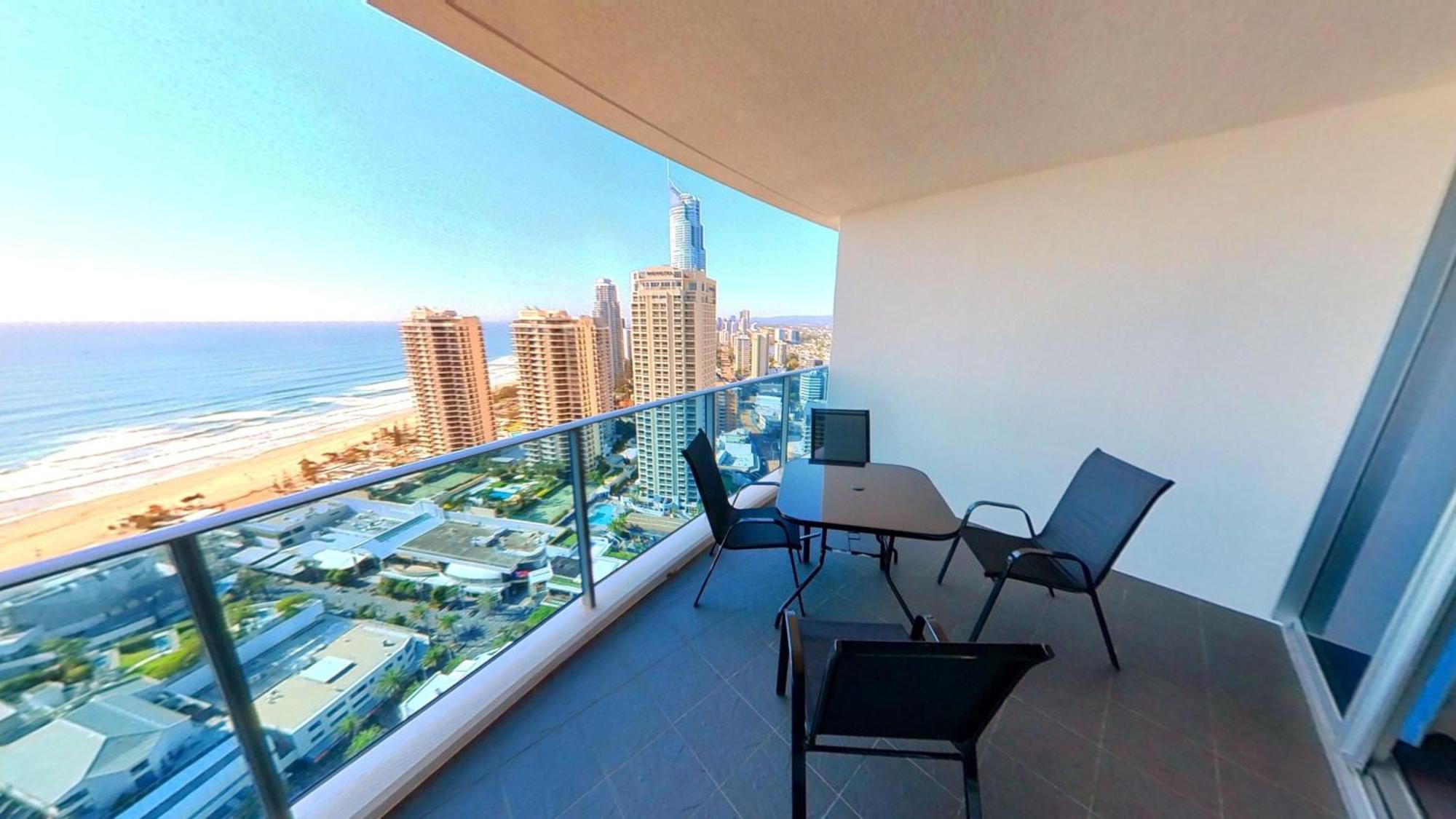 Hilton 2 Bed 2 Bath With Car Park 12704 Gold Coast