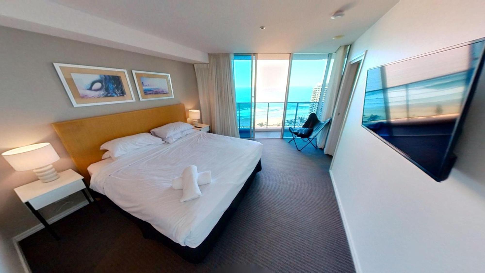 Hilton 2 Bed 2 Bath With Car Park 12704 Apartment
