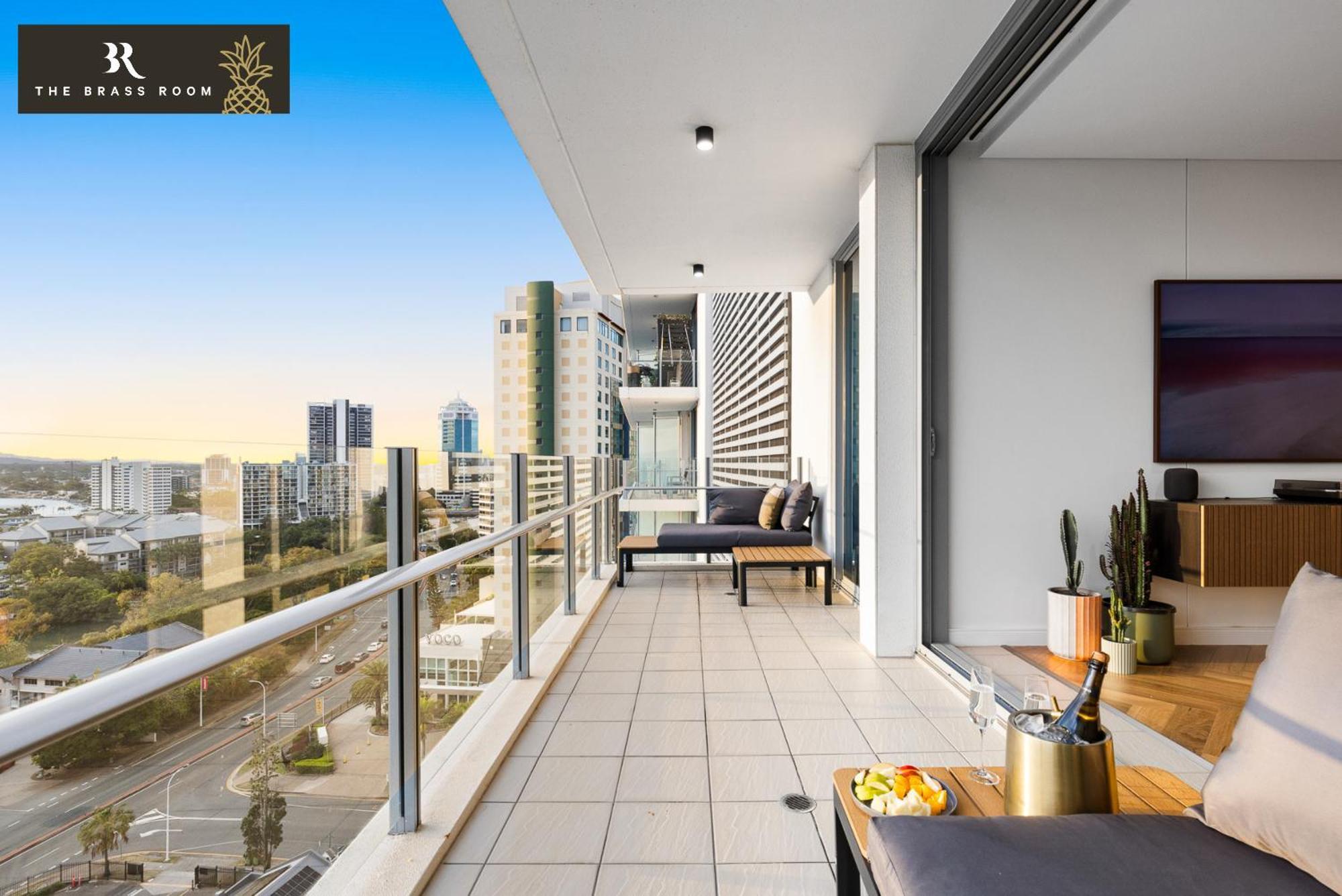 The Brass Pineapple Surfers Paradise 4217 Apartment *