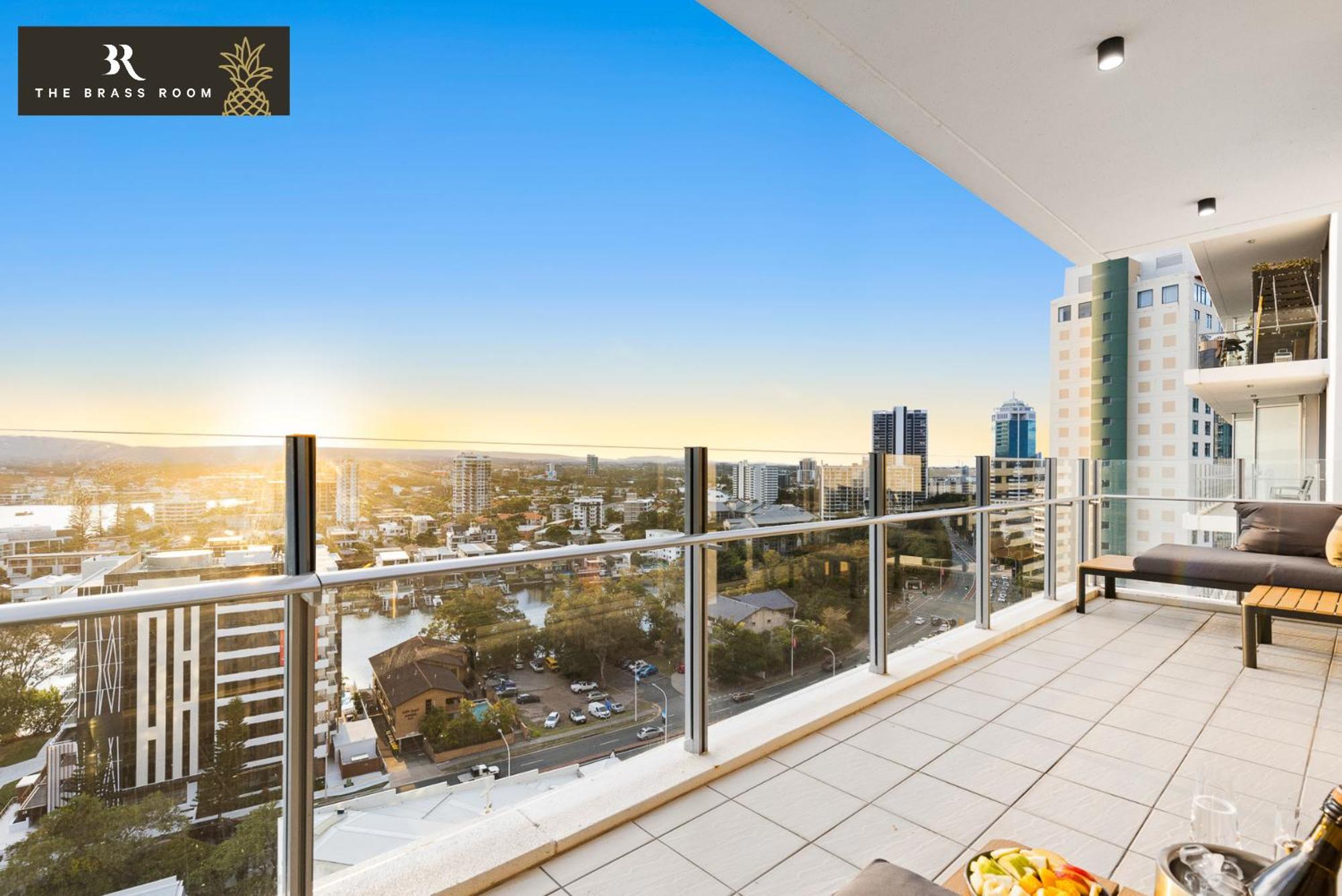 Apartment The Brass Pineapple Surfers Paradise 4217