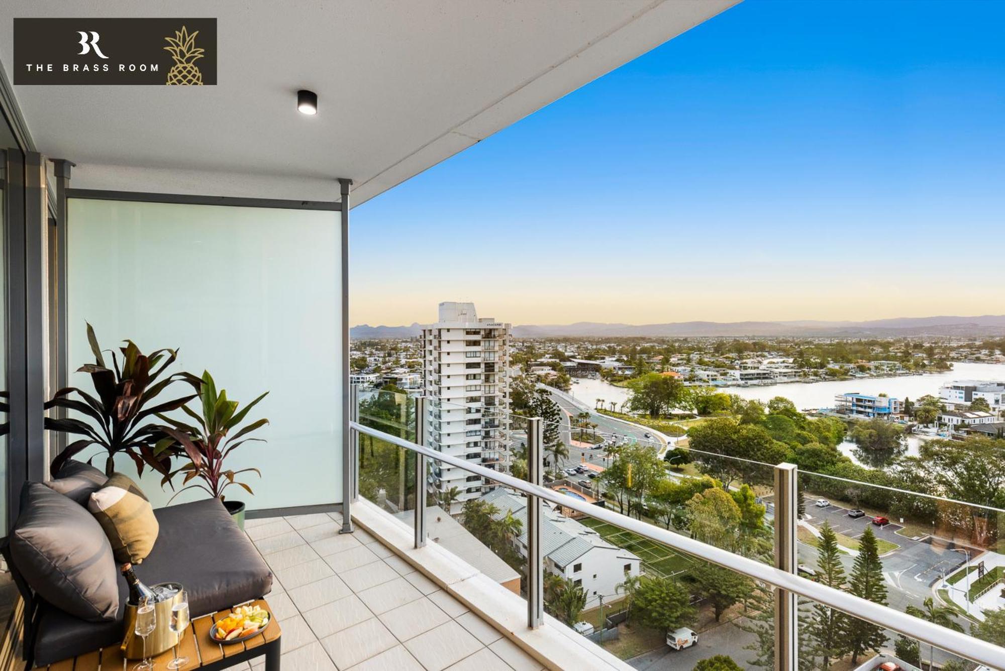 Apartment The Brass Pineapple Surfers Paradise 4217 Gold Coast