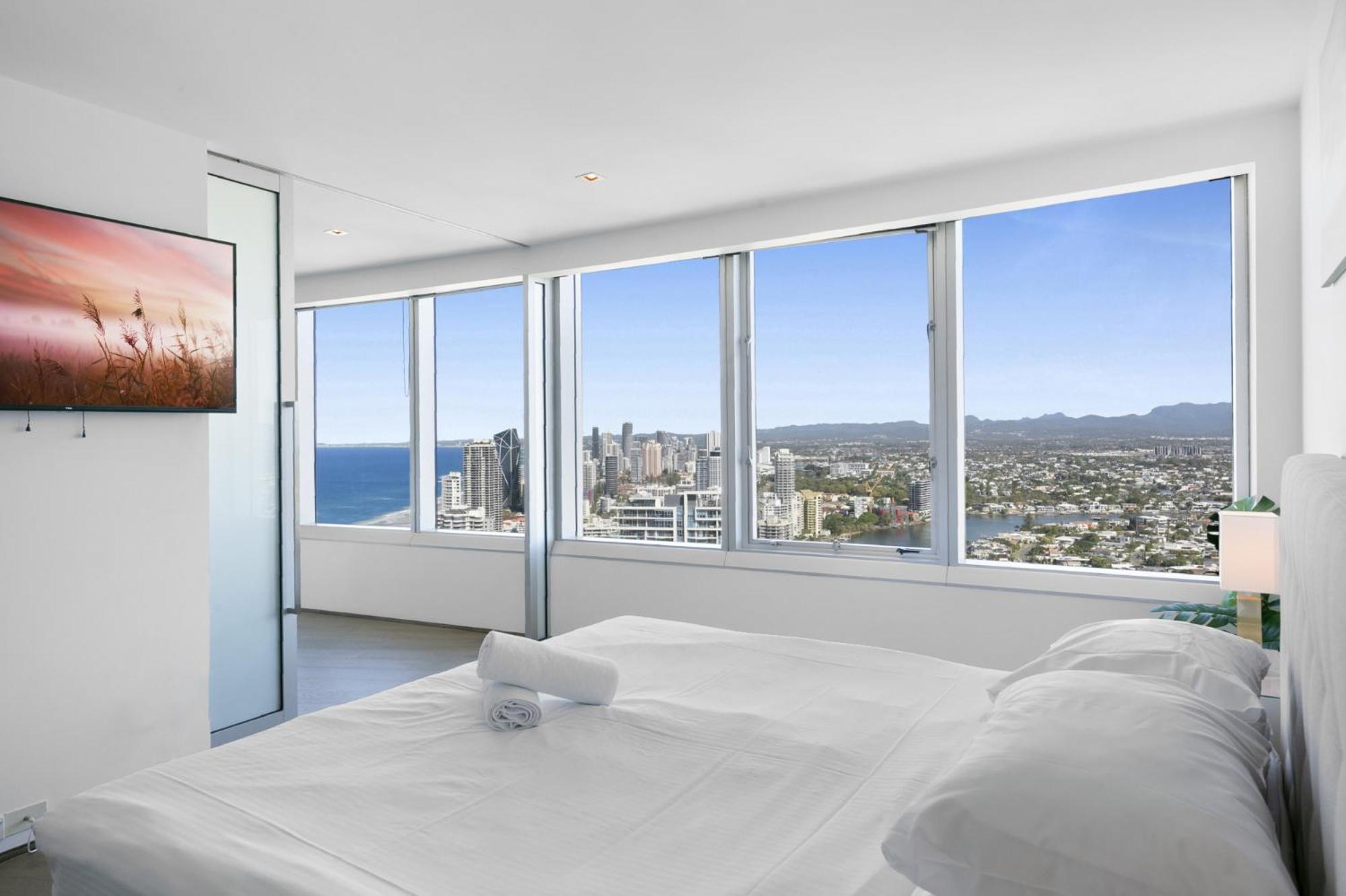 Luxury 3-bed With Pool, Gym & Breathtaking Views Apartment Gold Coast