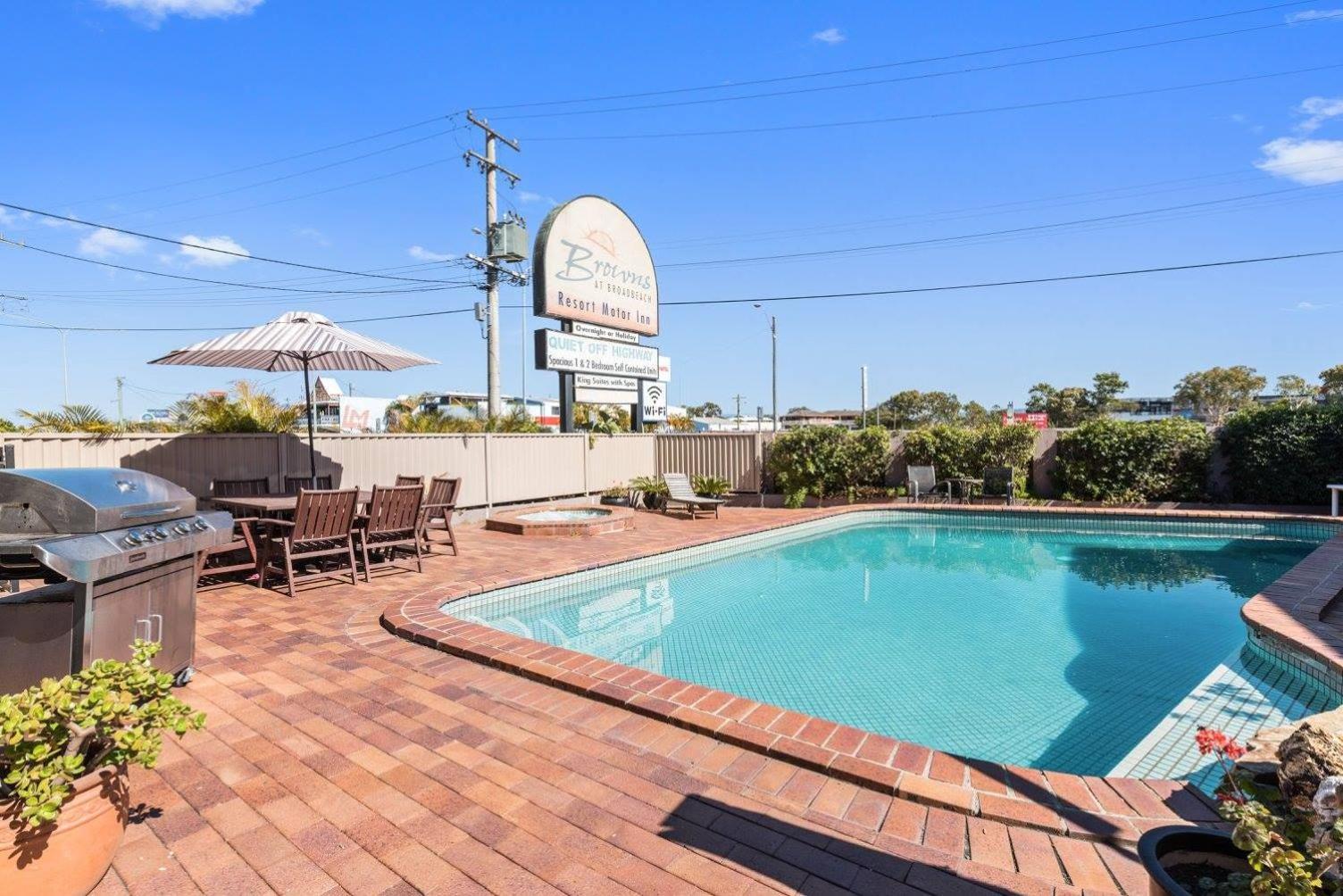 Motel Browns Broadbeach 3*