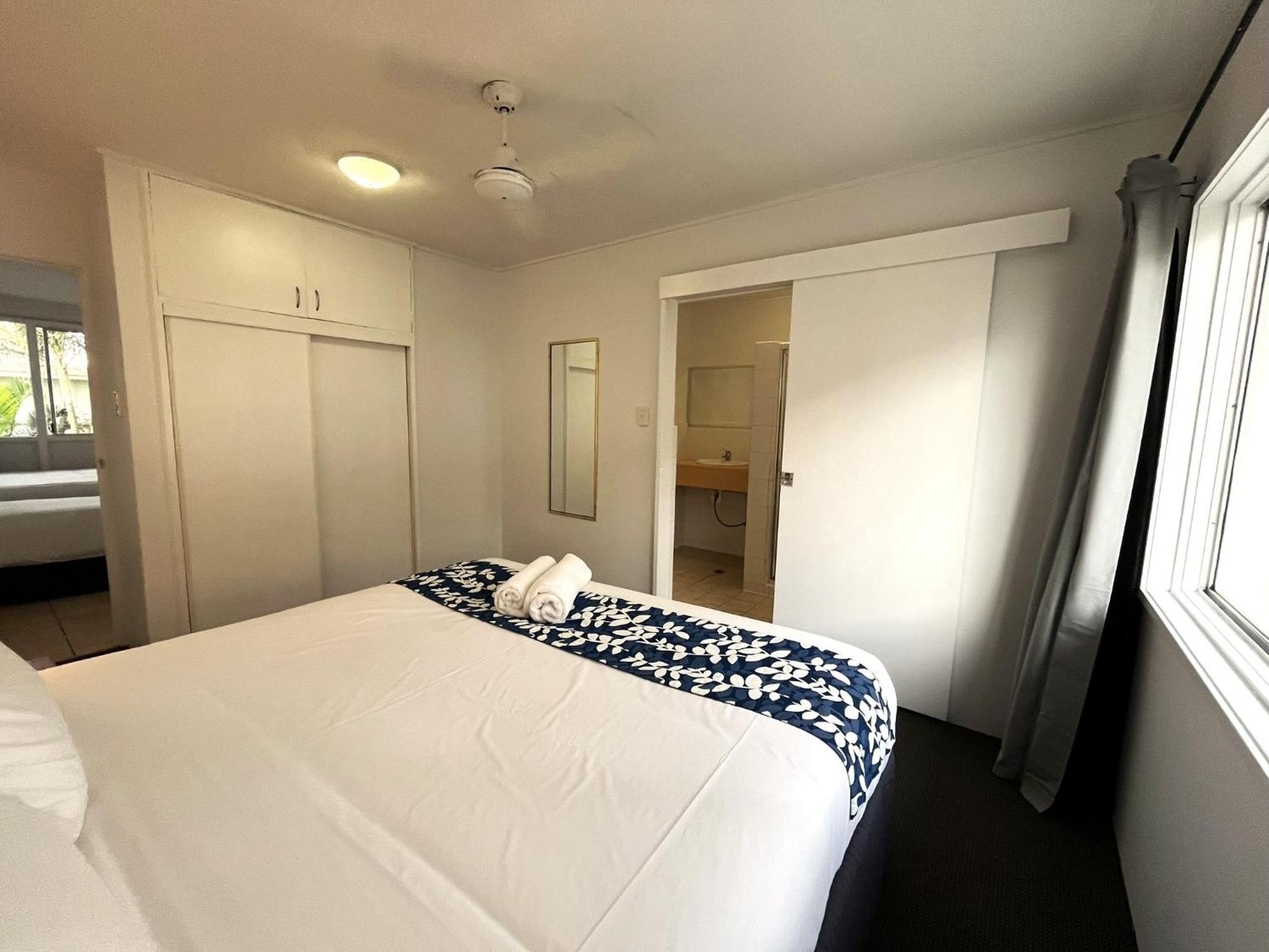 Browns Broadbeach Motel