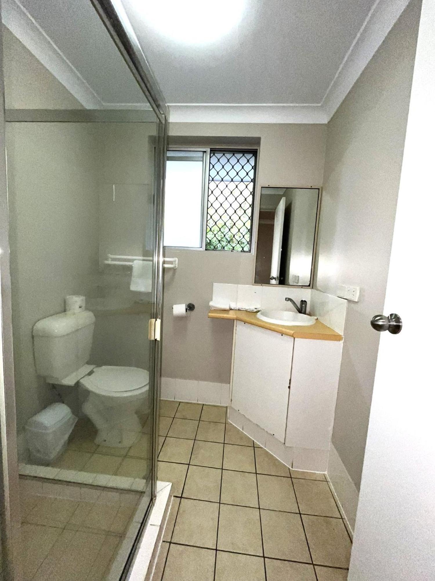 Browns Broadbeach Motel