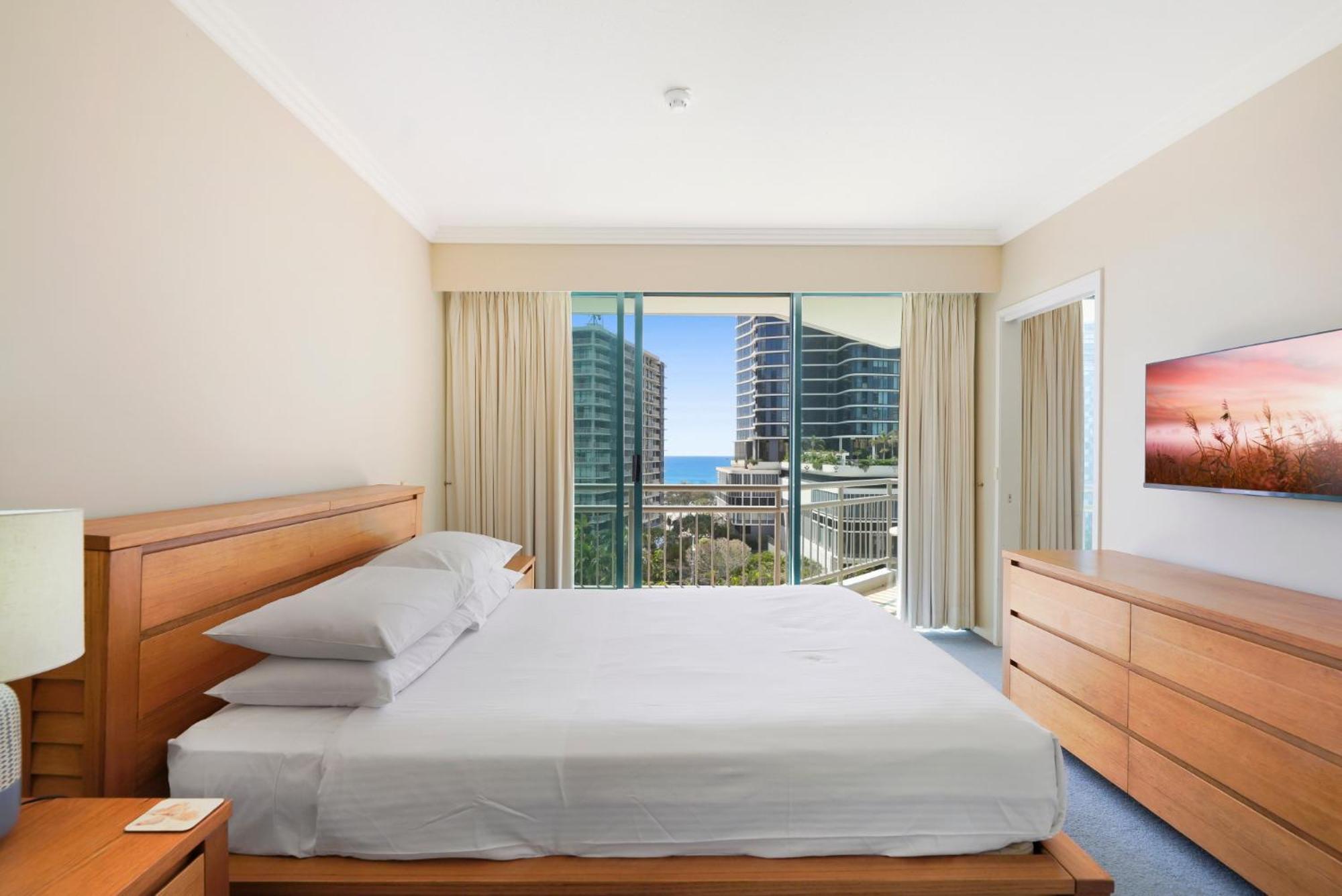 Oceanview 1-bed With Pools, Spa, Sauna, Gym & Bbq Apartment