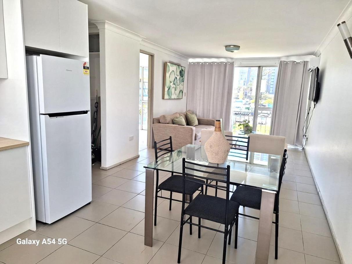 Apartment Affordable In The Heart Of Surfers Paradise Gold Coast