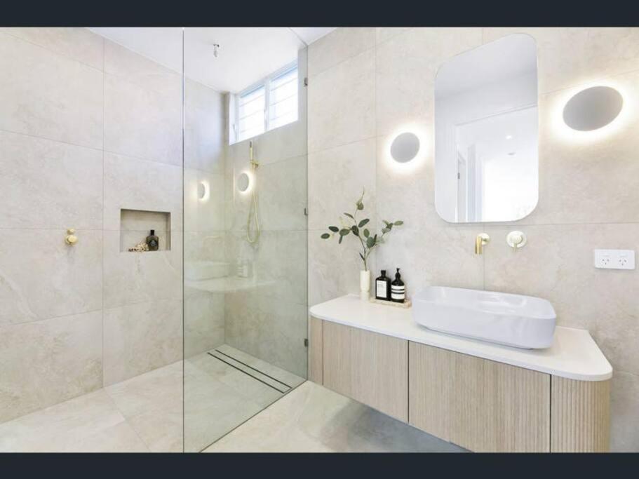 Luxury Mermaid Waters Holiday home