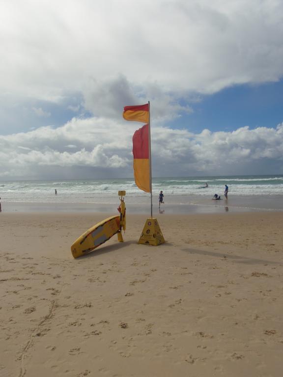 Garfield Surfers Paradise *