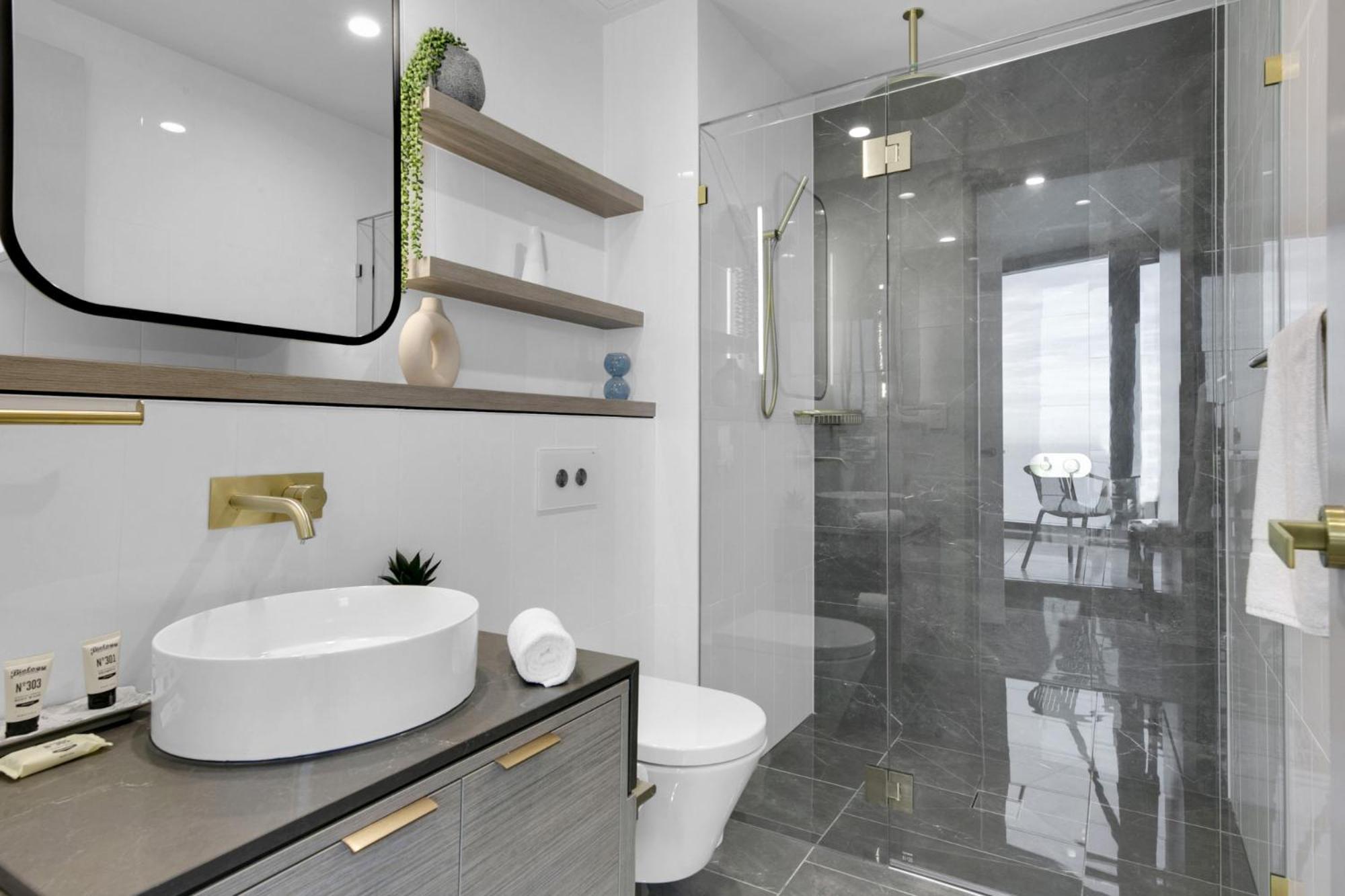 71st Floor Premium With Expansive Ocean Views *