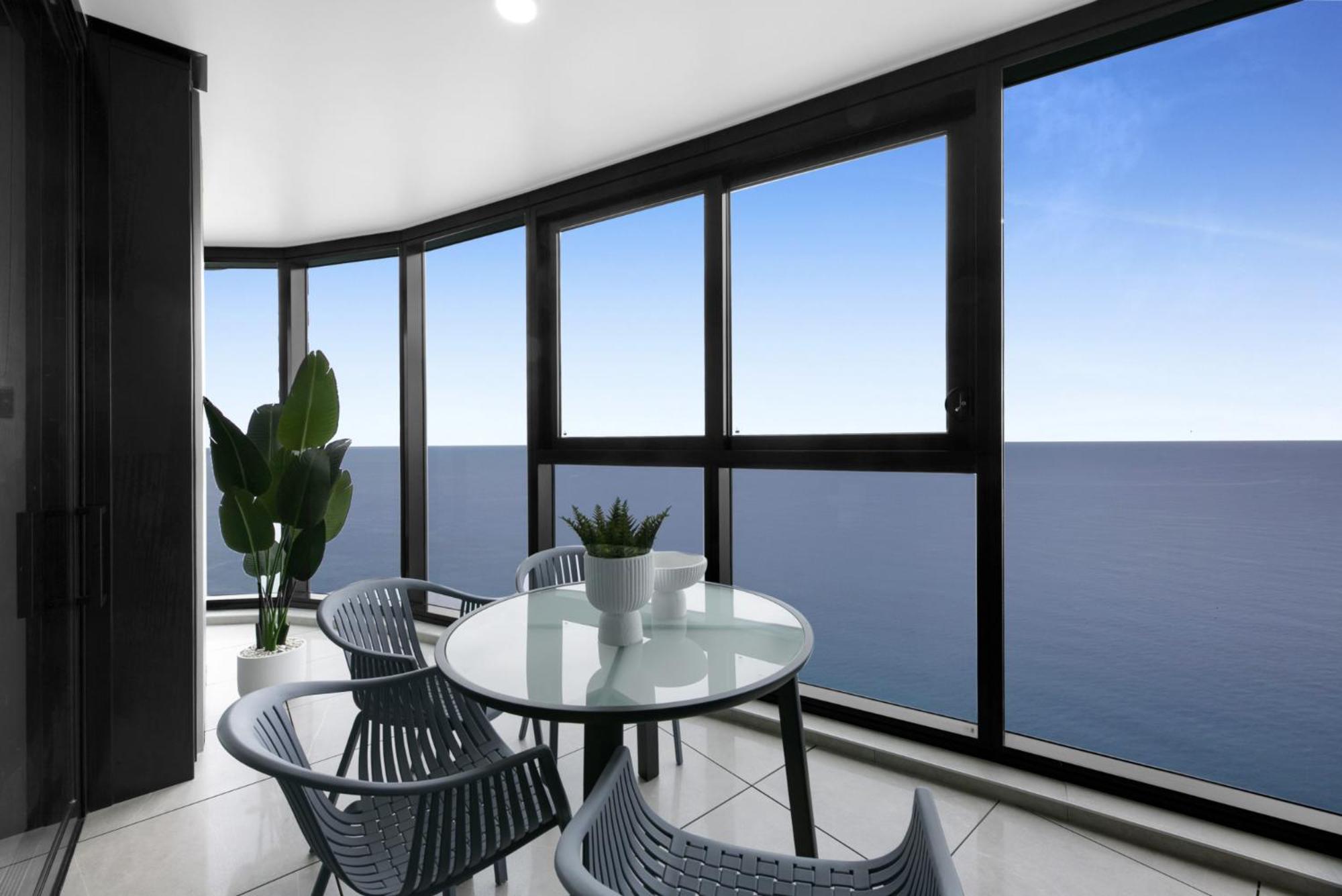 71st Floor Premium With Expansive Ocean Views Gold Coast