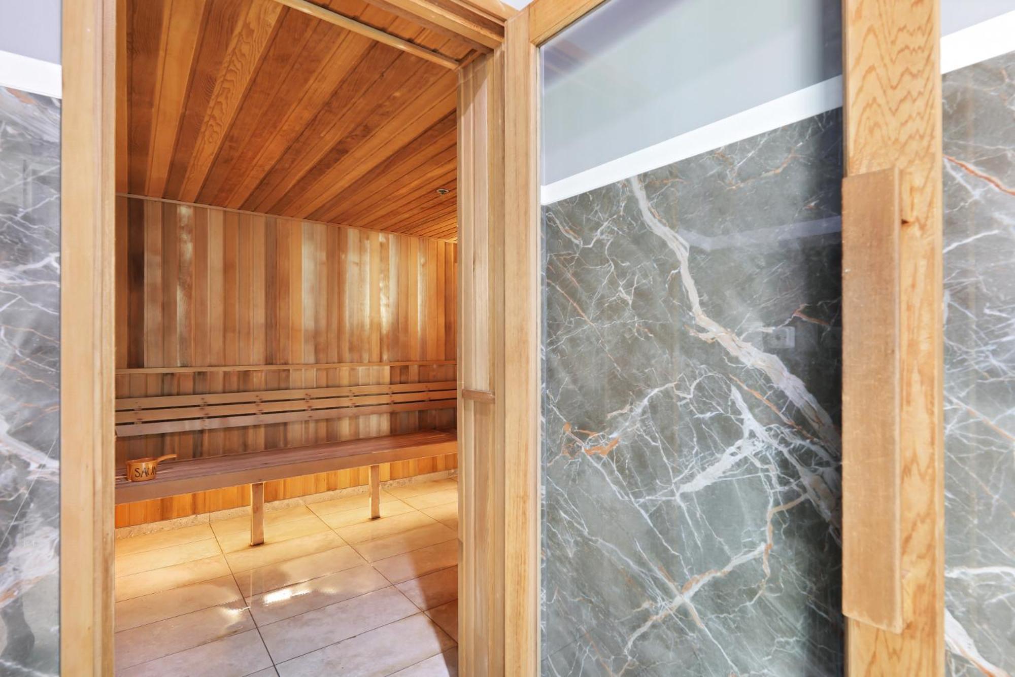 71st Floor Premium With Expansive Ocean Views
