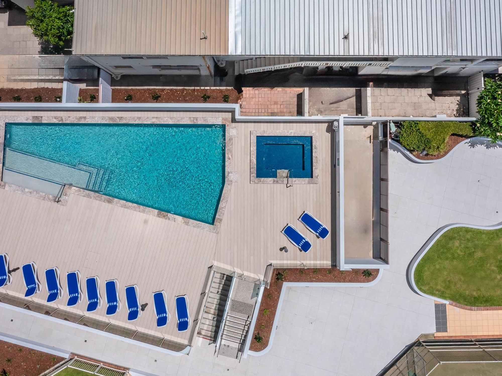 Breakers North Absolute Beachfront - Official Gold Coast