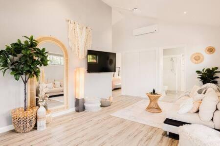An Idyllic Boho Style Retreat High-end Kitchenware Holiday home *