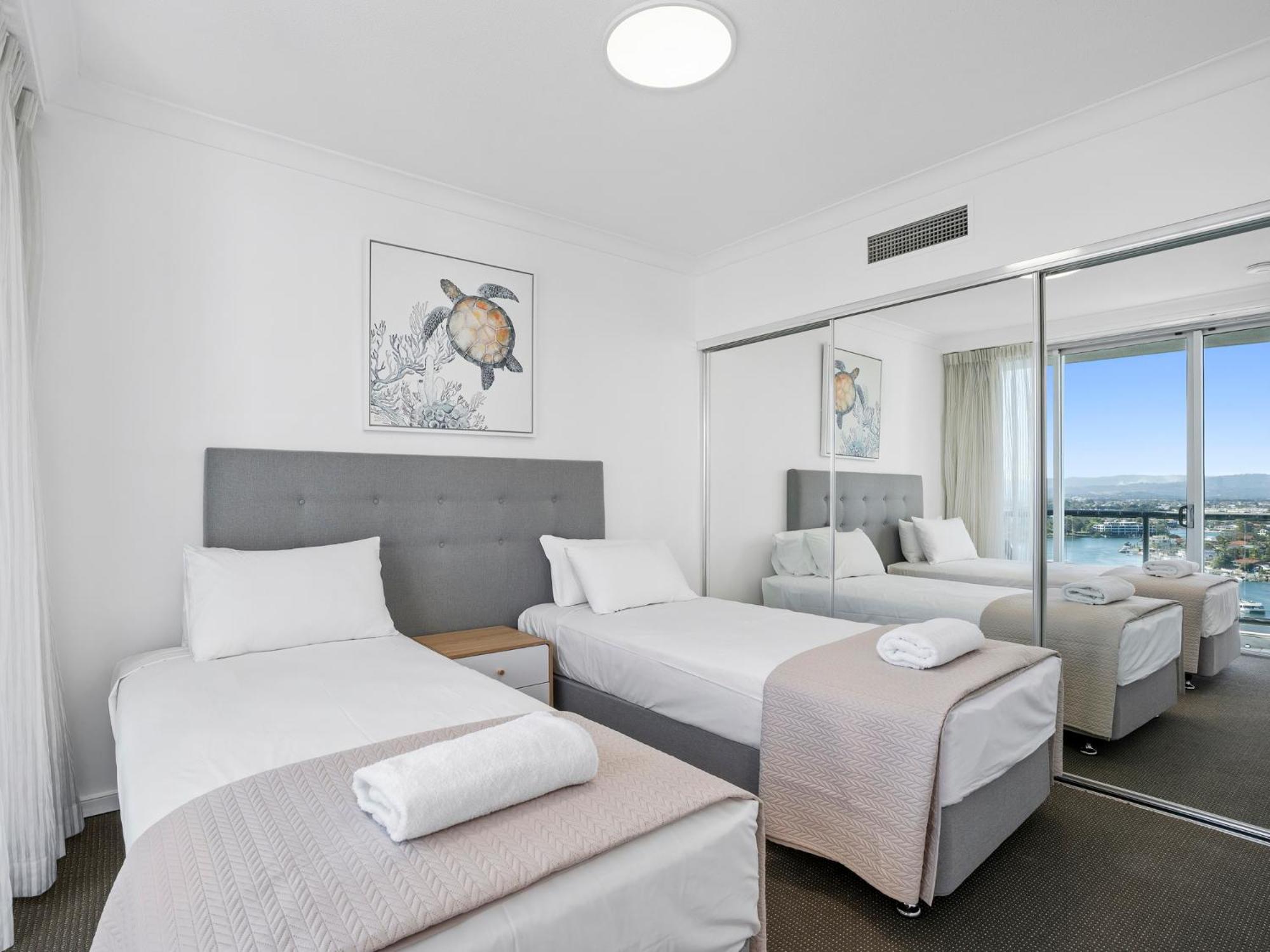 Towers Of Chevron - Private - Hosted By Coastal Letting Co. *