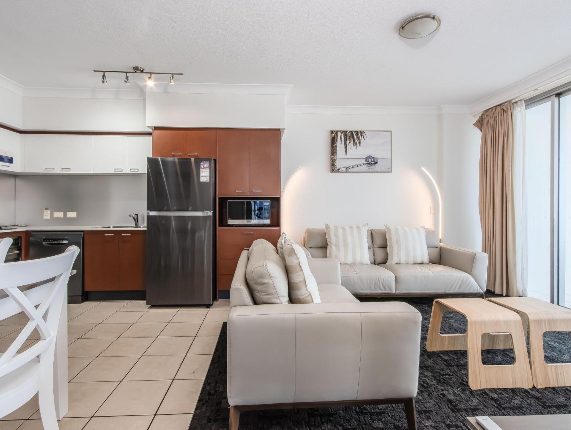 Towers Of Chevron - Private - Hosted By Coastal Letting Co.