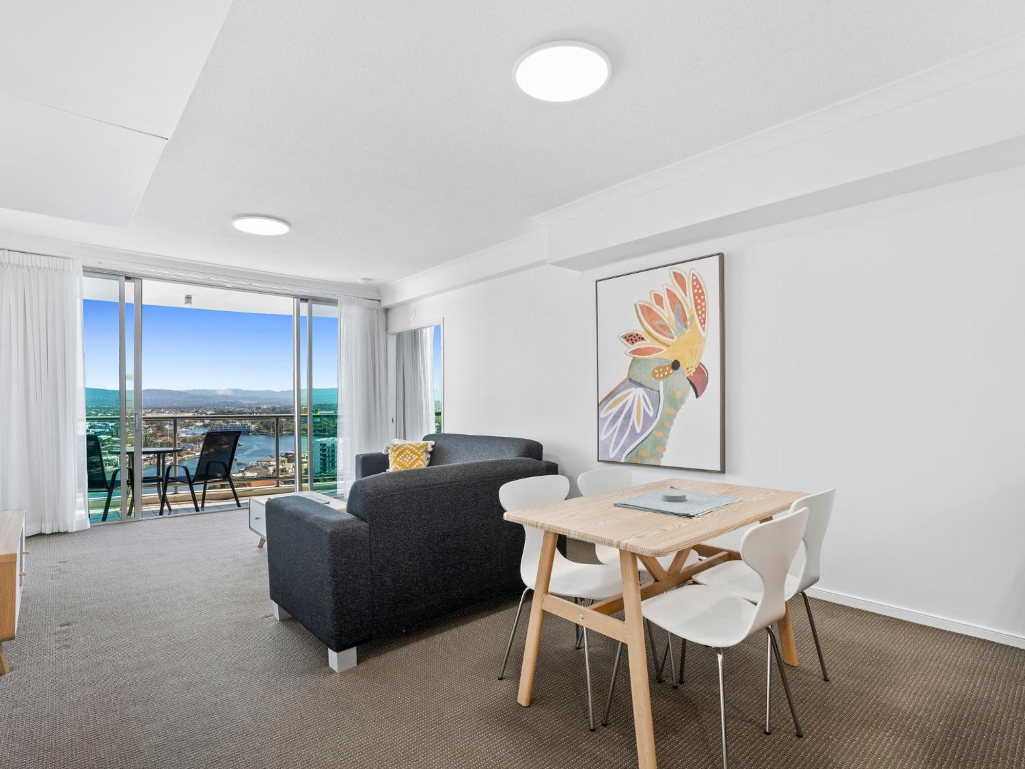 Apartment Towers Of Chevron - Private - Hosted By Coastal Letting Co.