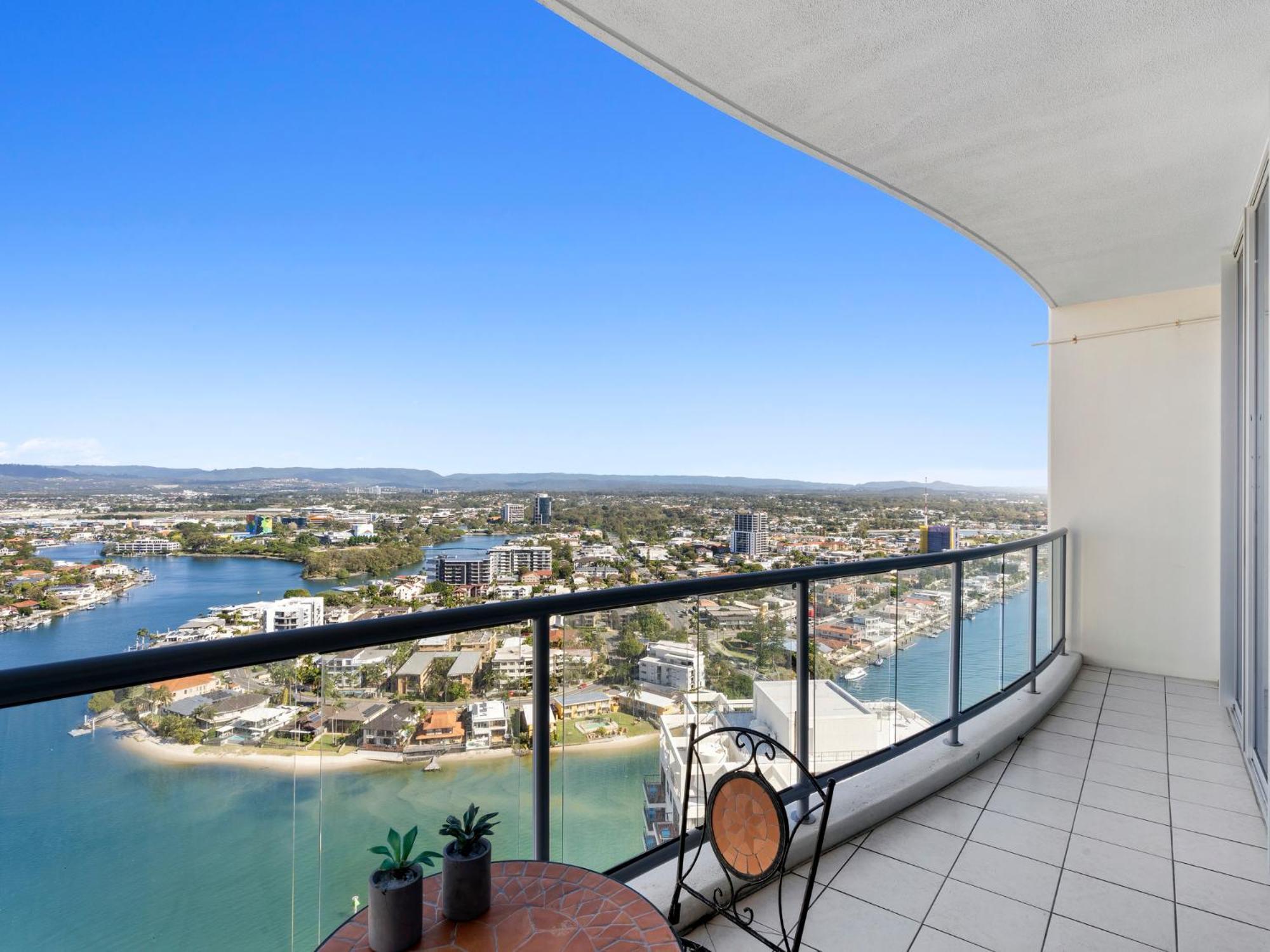 Towers Of Chevron - Private - Hosted By Coastal Letting Co. Apartment *