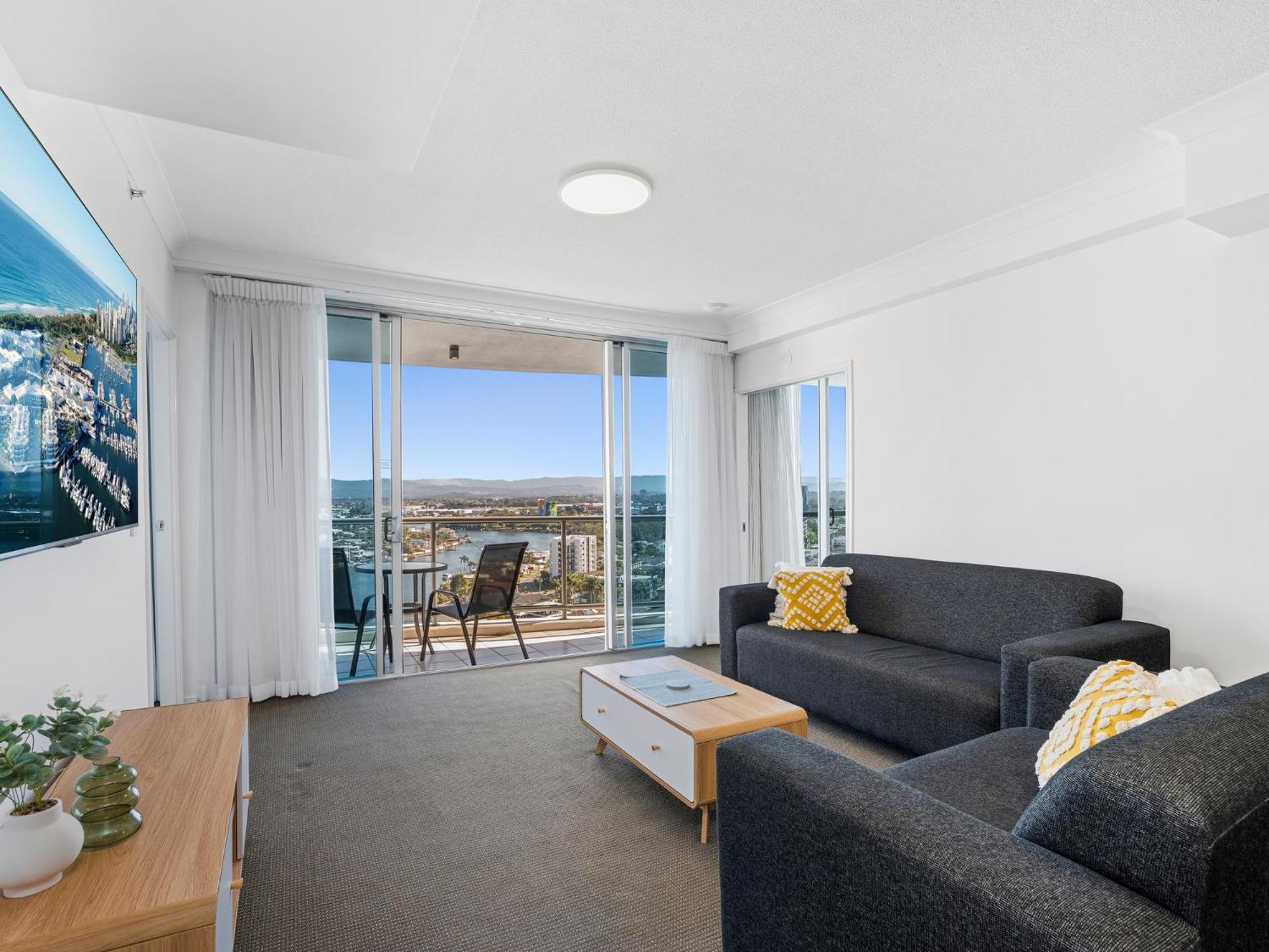 Apartment Towers Of Chevron - Private - Hosted By Coastal Letting Co. *