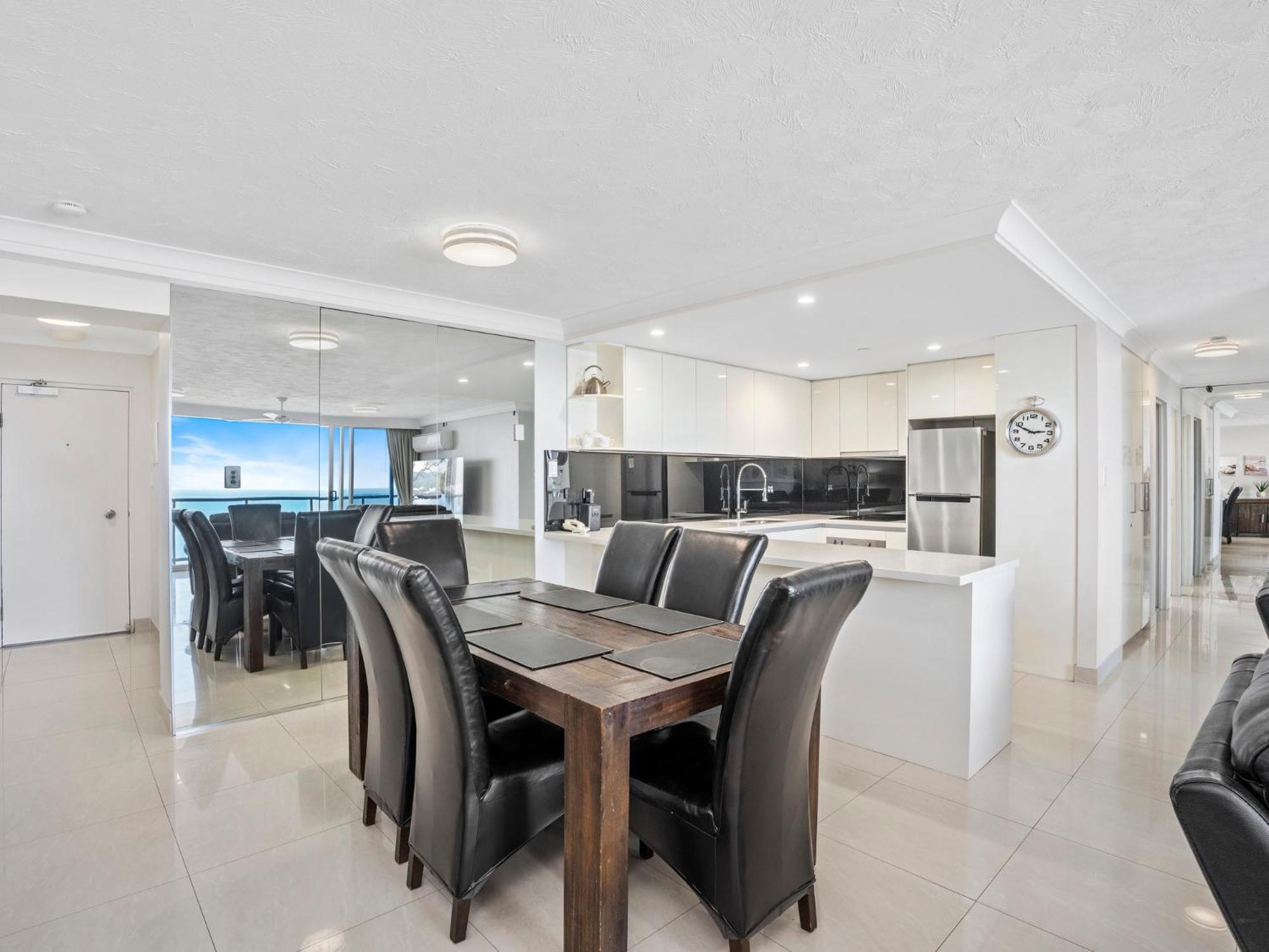 Peninsula Surfers Paradise - Hosted By Coastal Letting Apartment *