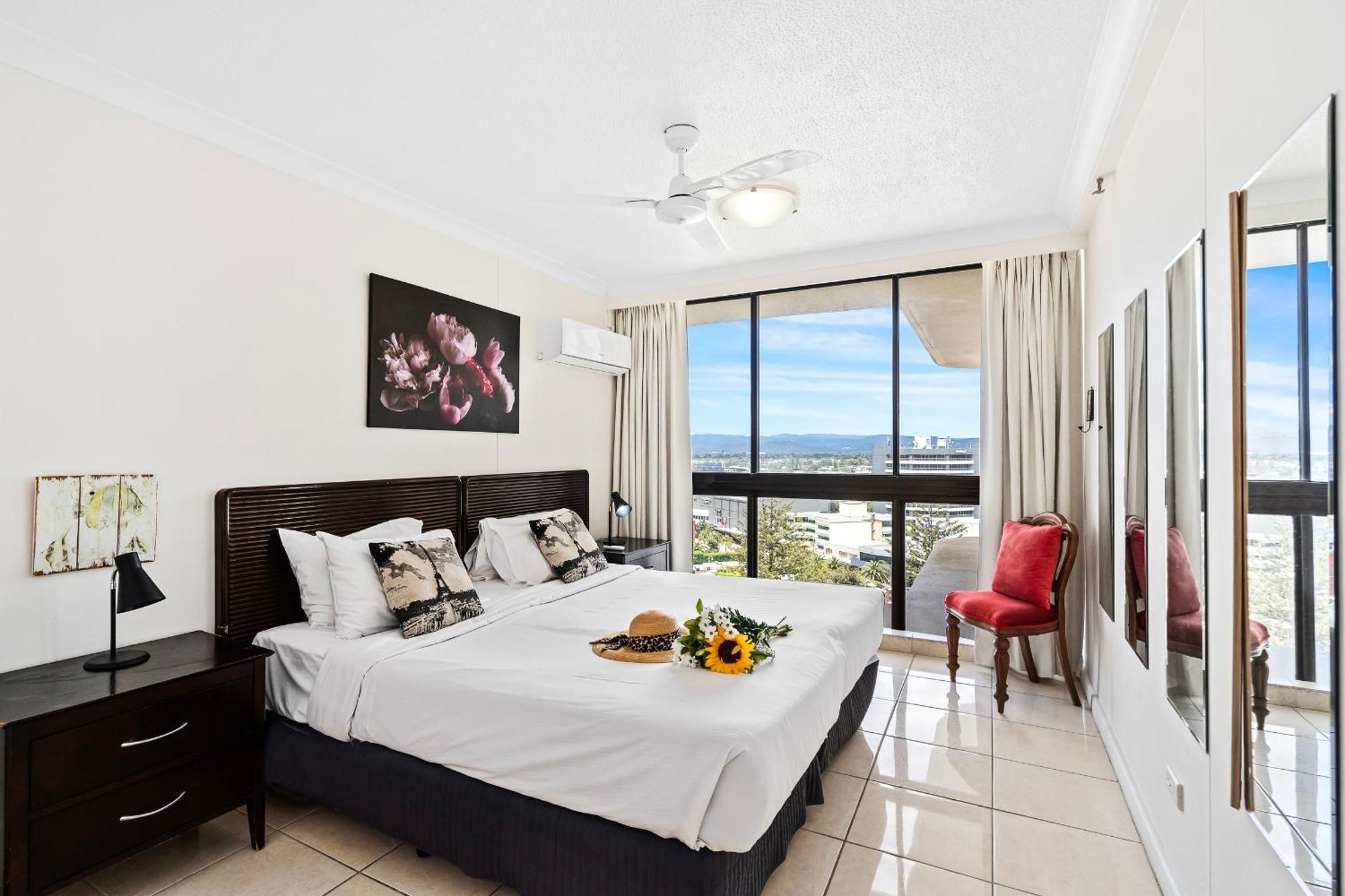 Aparthotel Beachcomber - Official