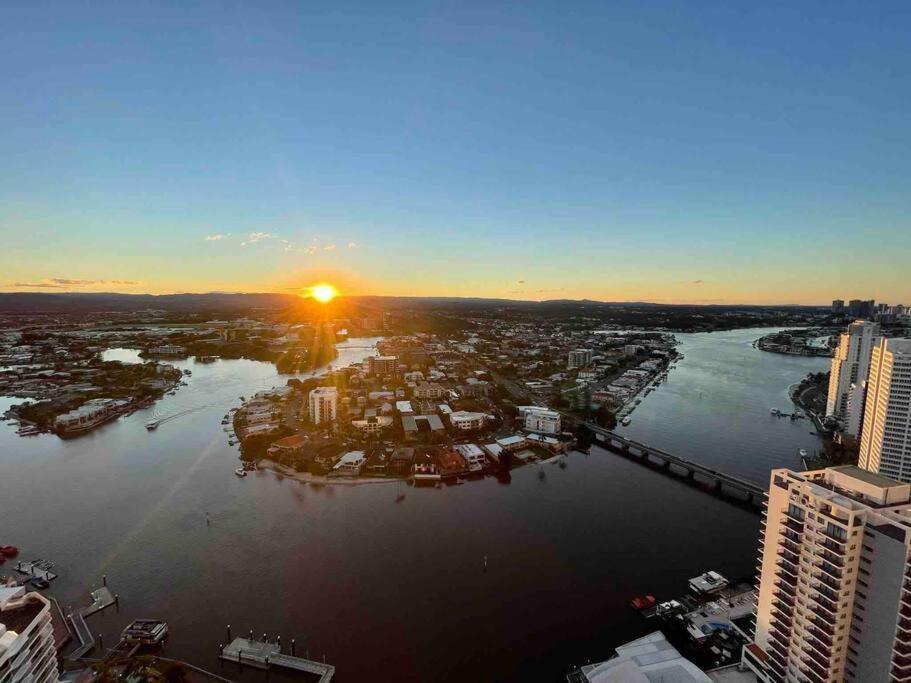 Circle On Cavil - Large Beach/mountain View *