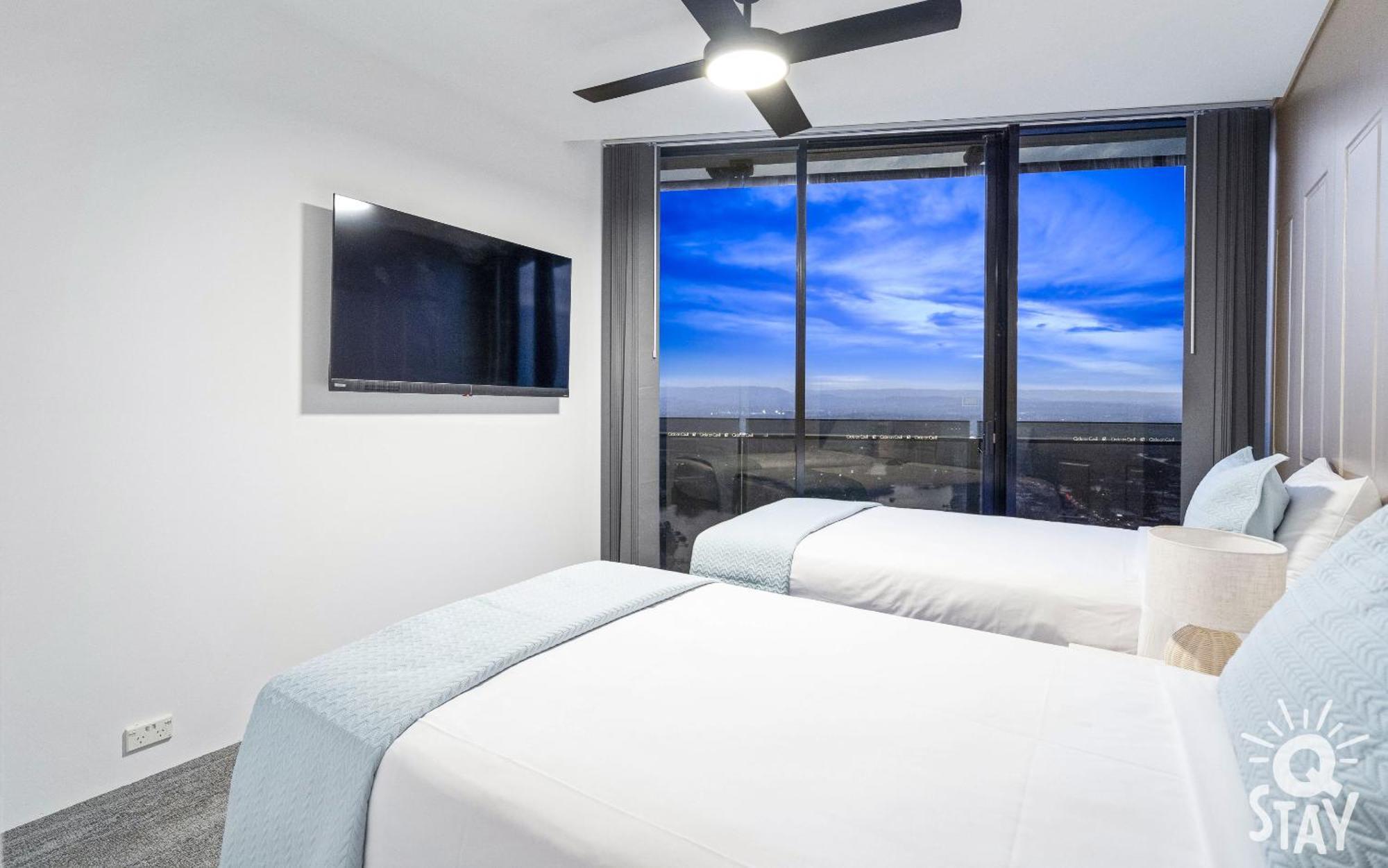 Circle On Cavill Surfers Paradise Mid Week Madness Deal - Q *