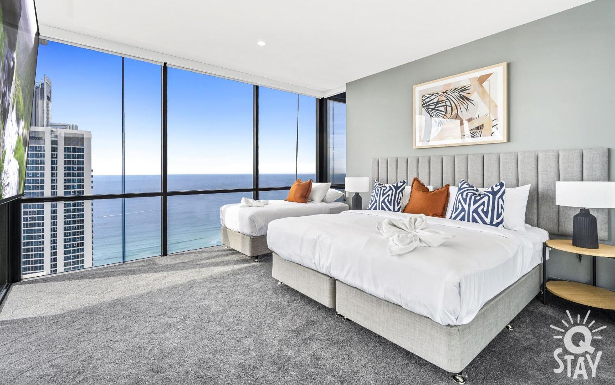 Circle On Cavill Surfers Paradise Mid Week Madness Deal - Q *