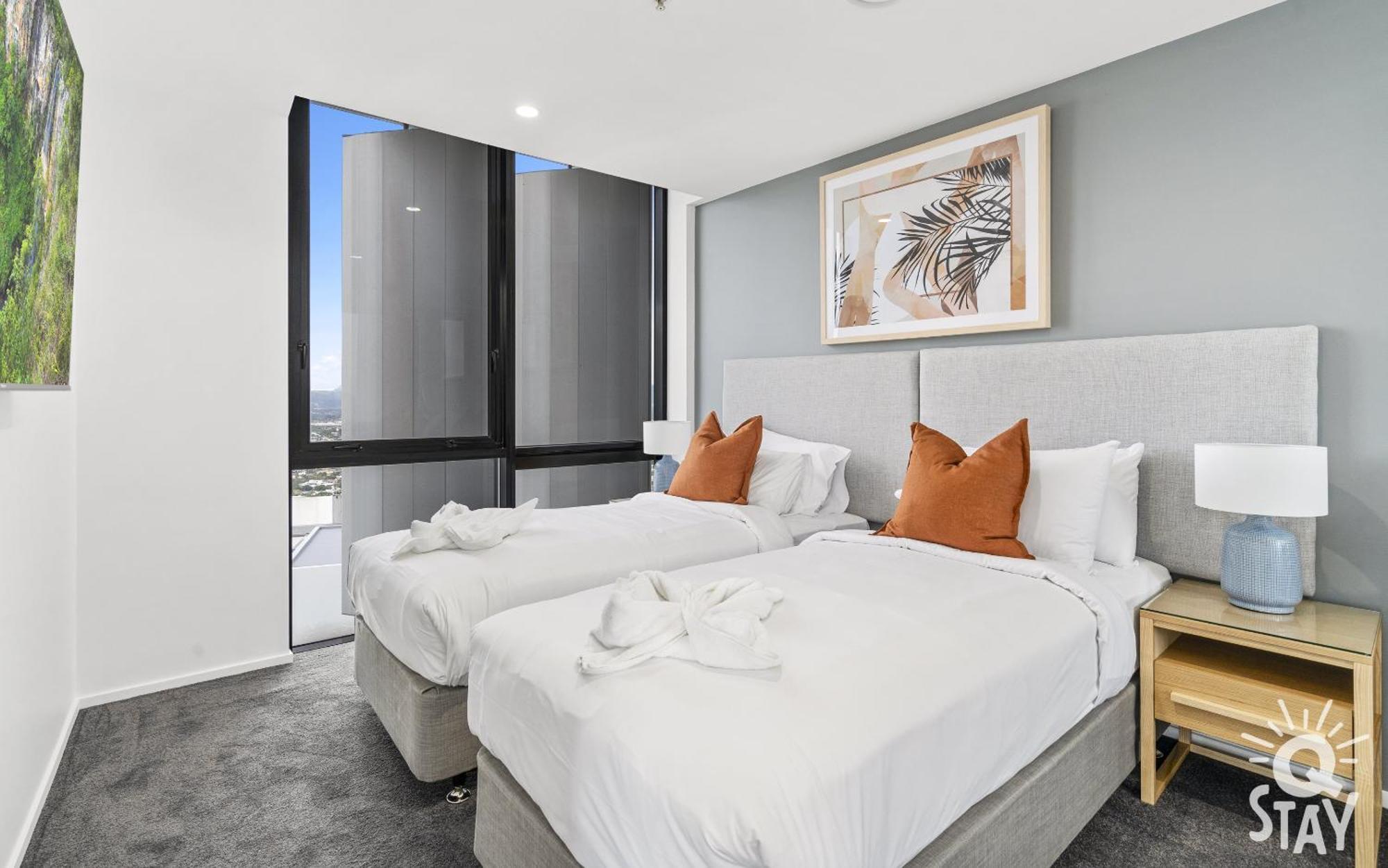 Circle On Cavill Surfers Paradise Mid Week Madness Deal - Q Apartment