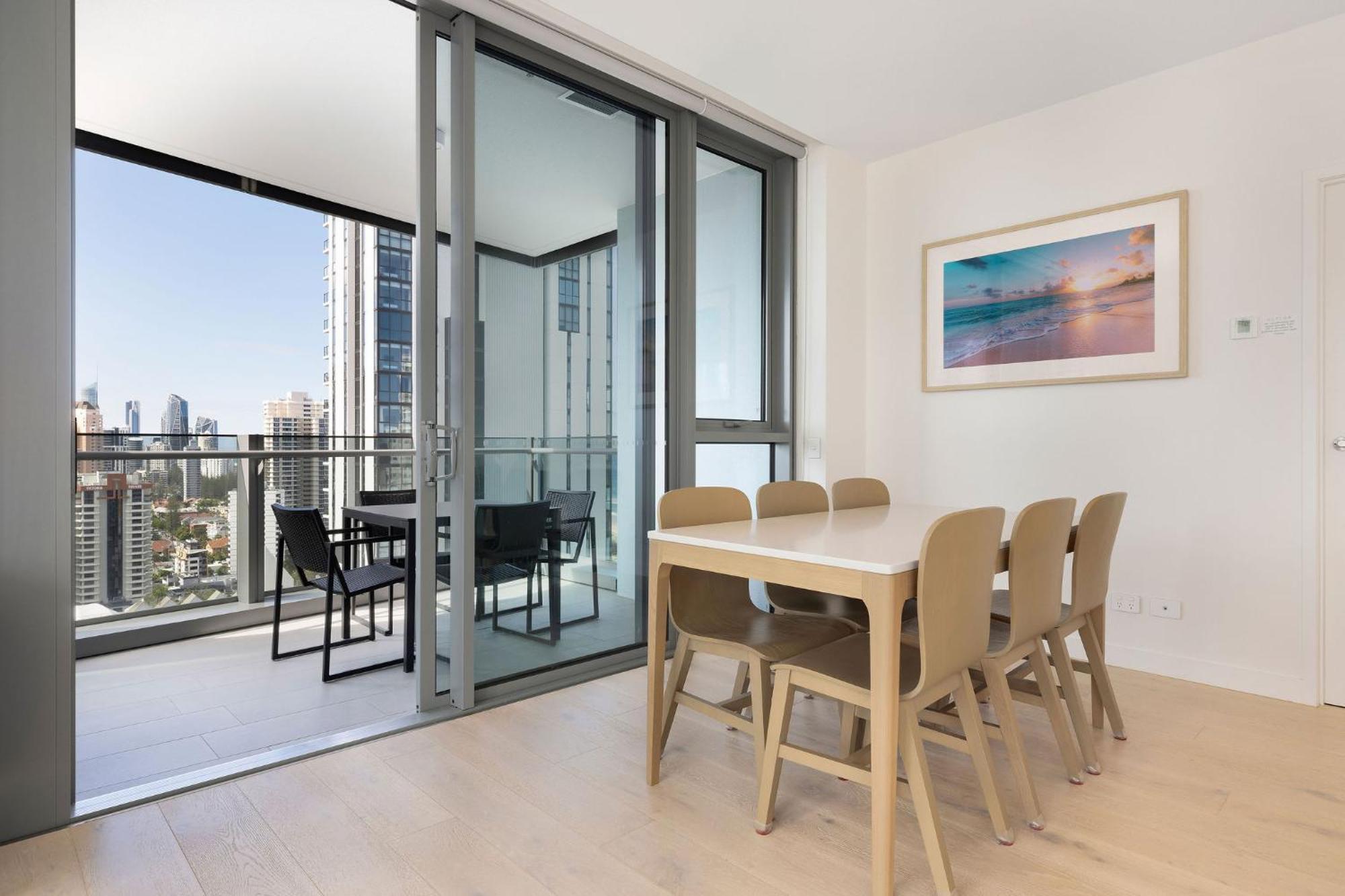 Ultiqa Signature At Broadbeach Apartment