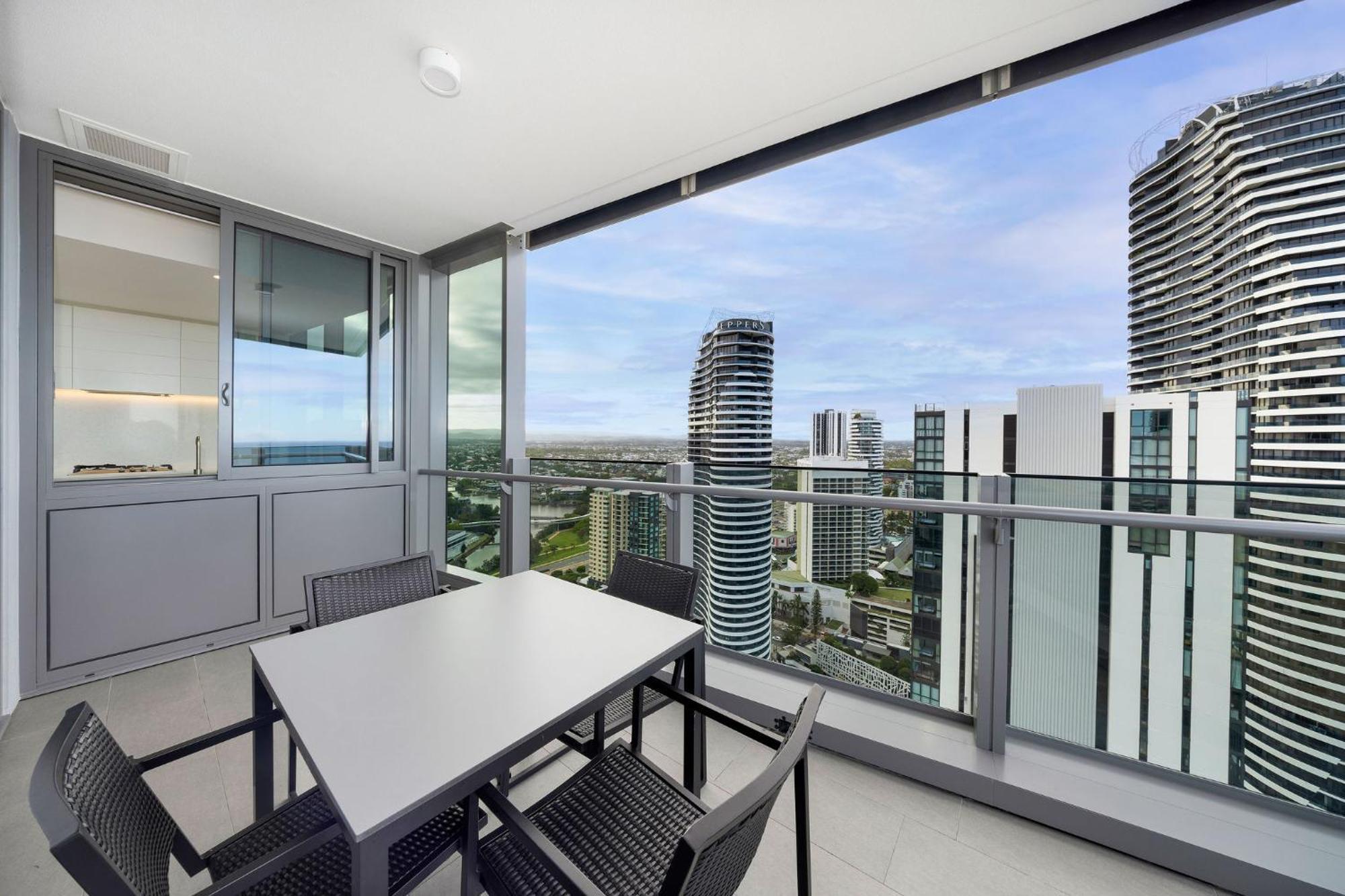 Ultiqa Signature At Broadbeach Apartment