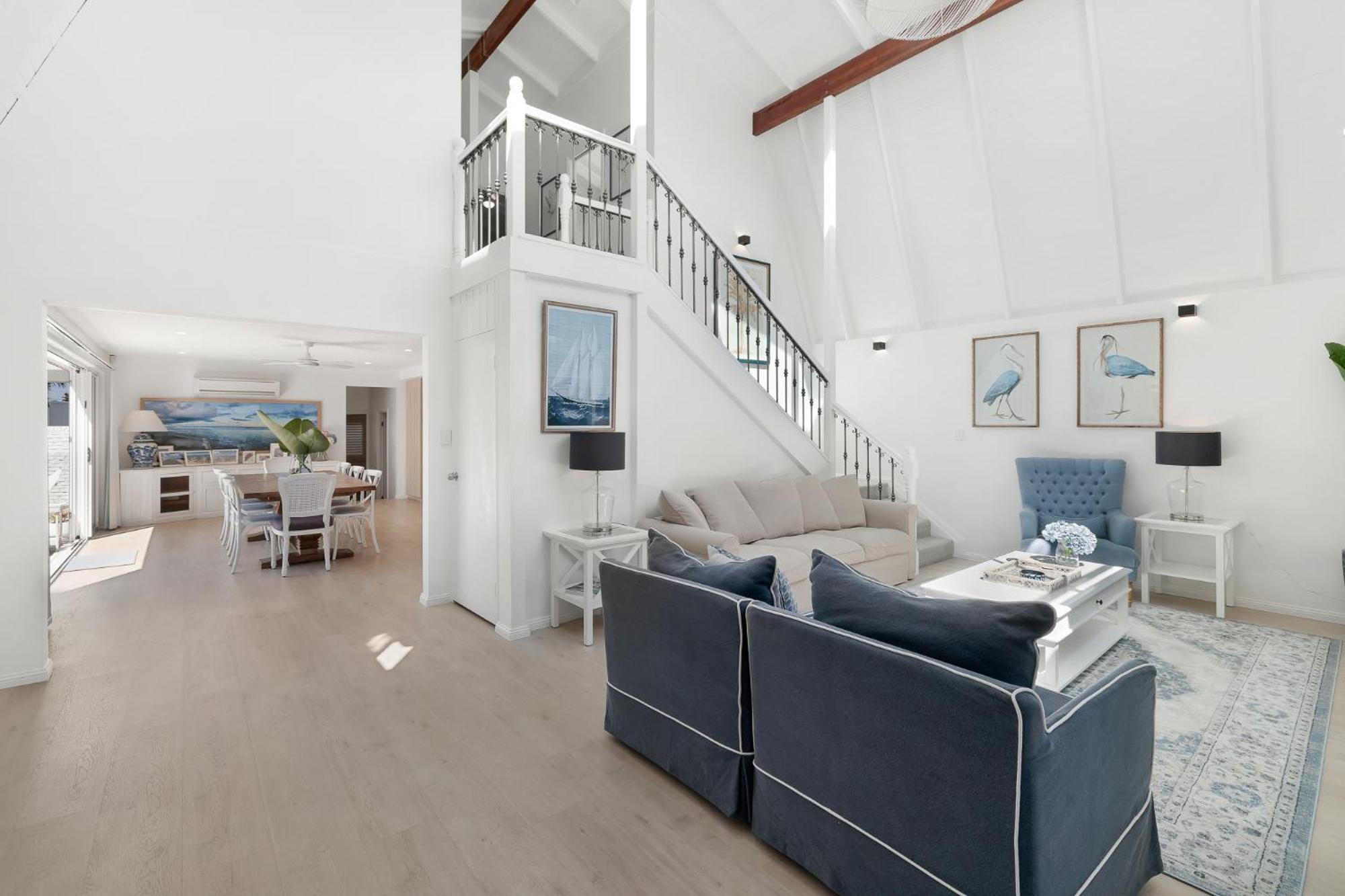 Villa 5br Mermaid Waters Luxury