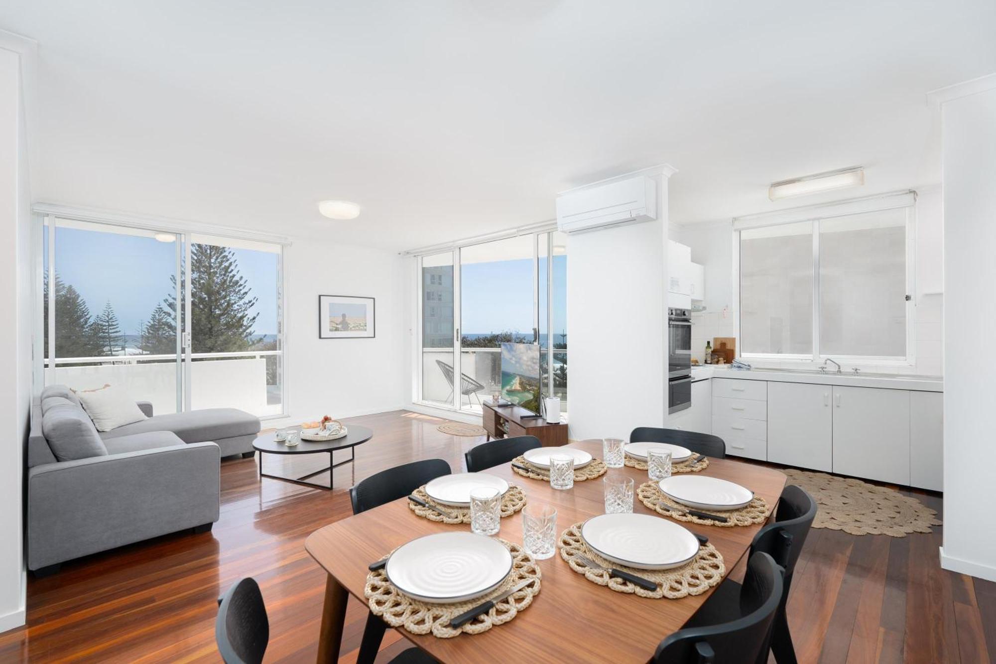 19 Carlton