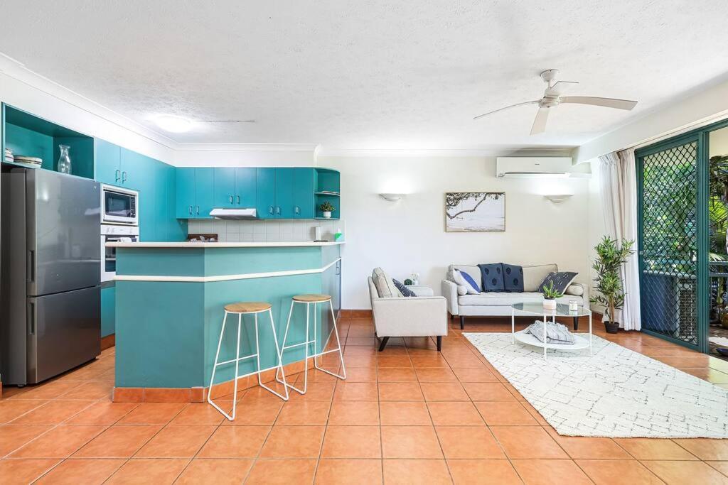 Currumbin Sands Beachfront Retreat Apartment *