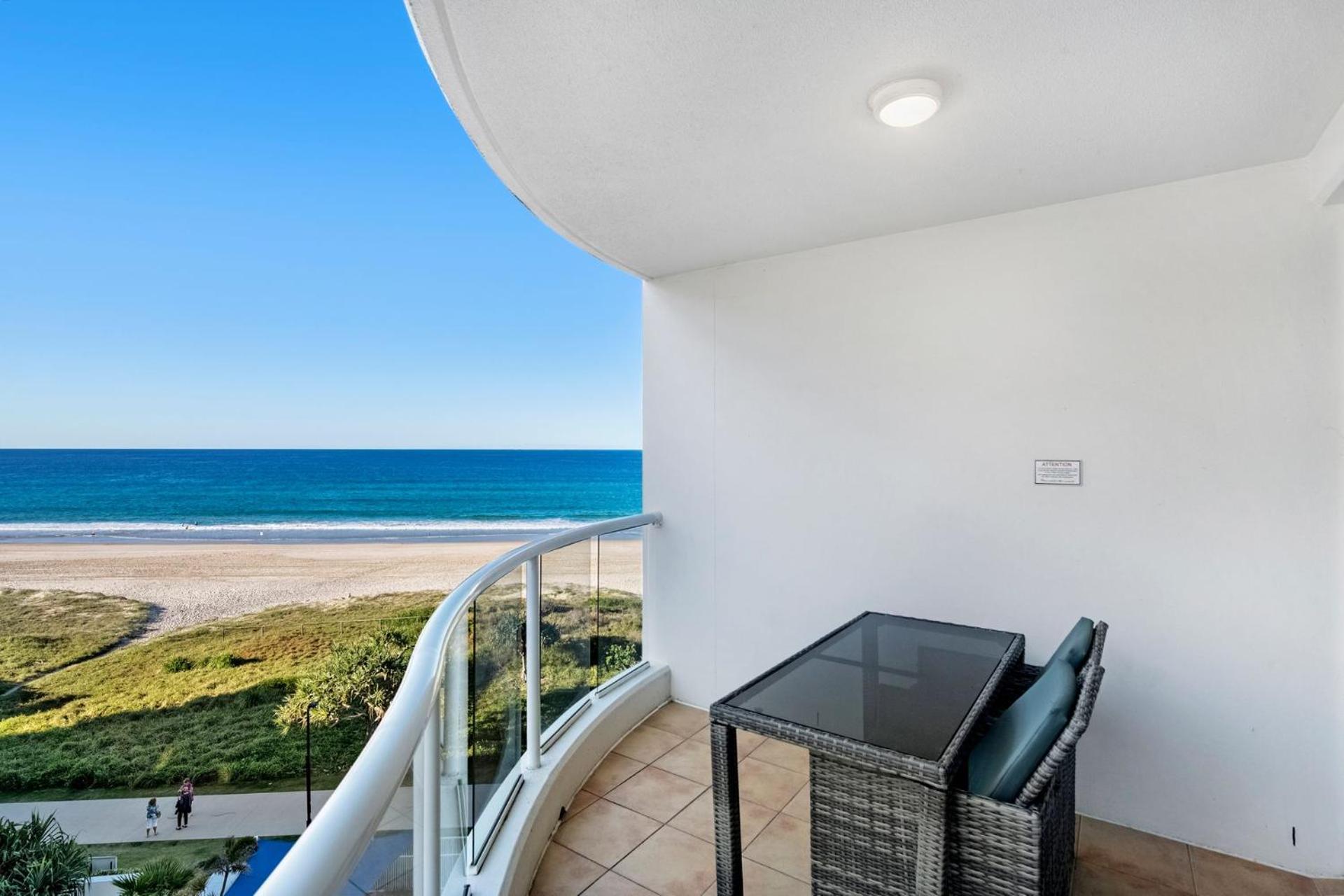 Beachfront In Palm Beach - Coasthm Apartamento
