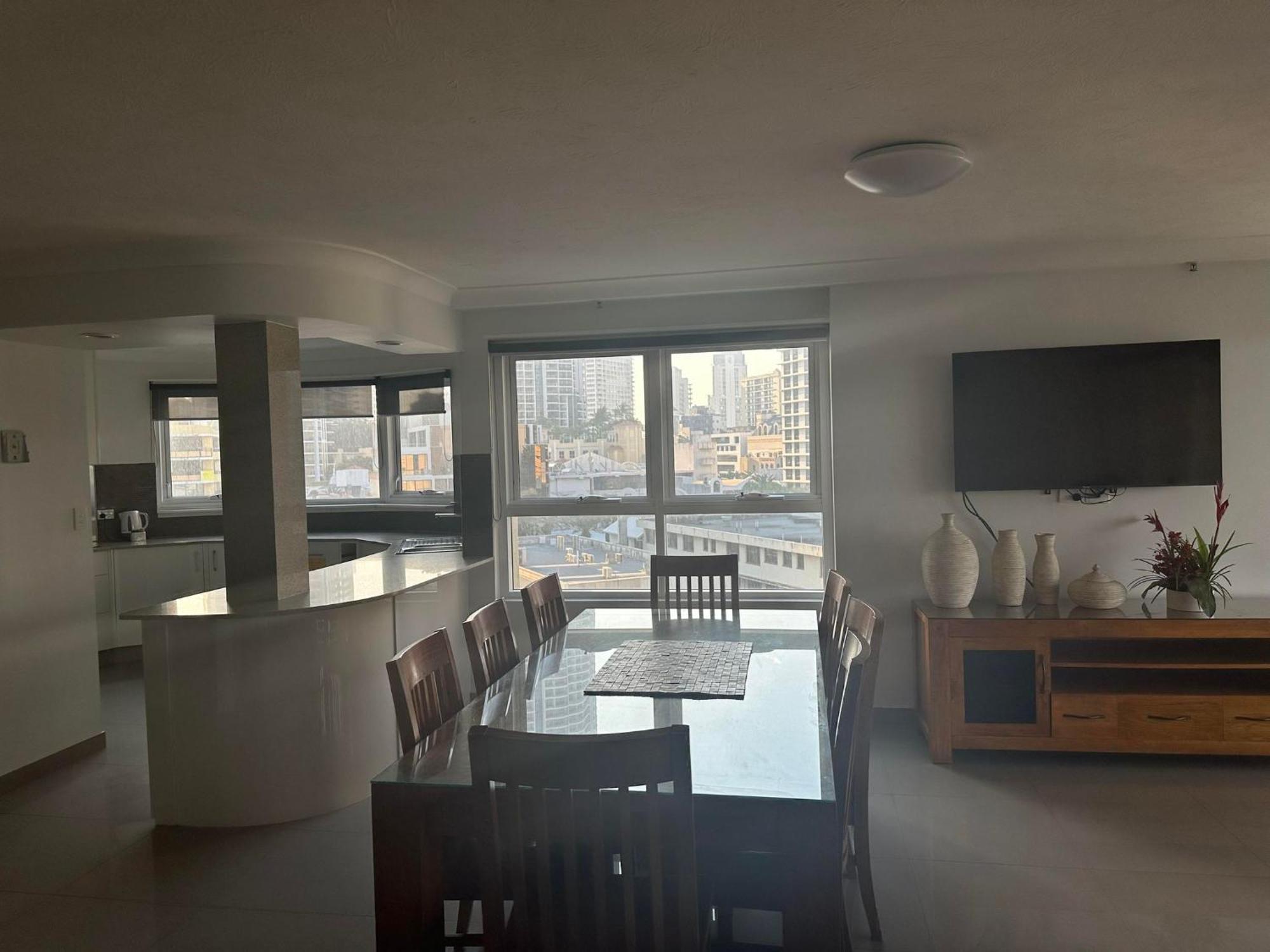 Aparthotel Zenith Ocean Front Gold Coast