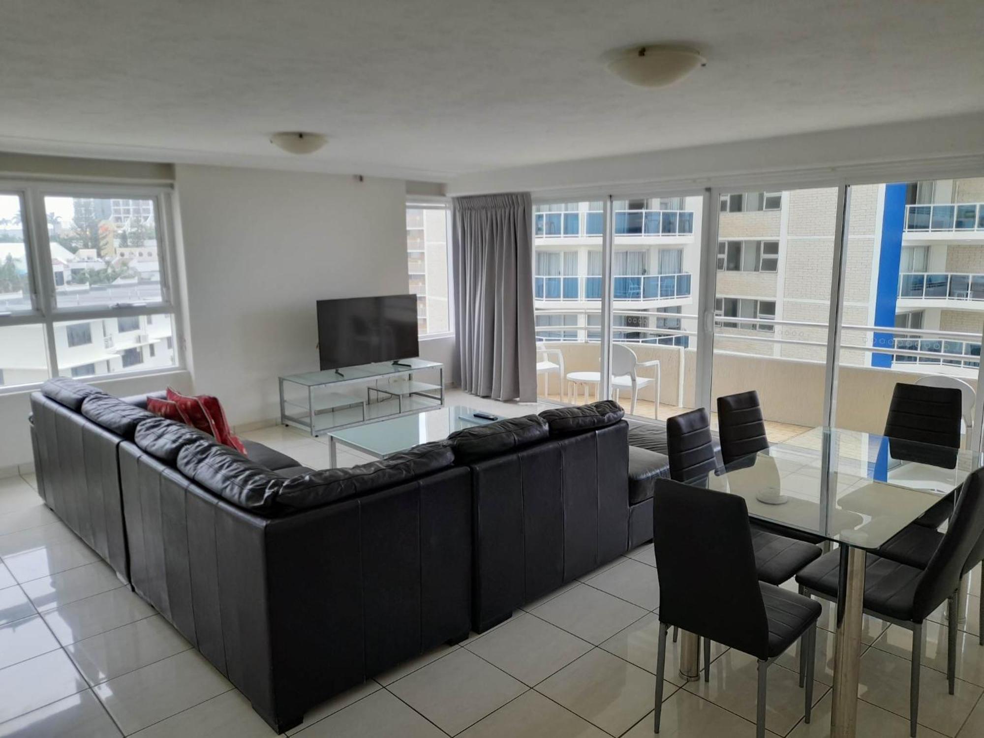 Zenith Ocean Front Aparthotel Gold Coast