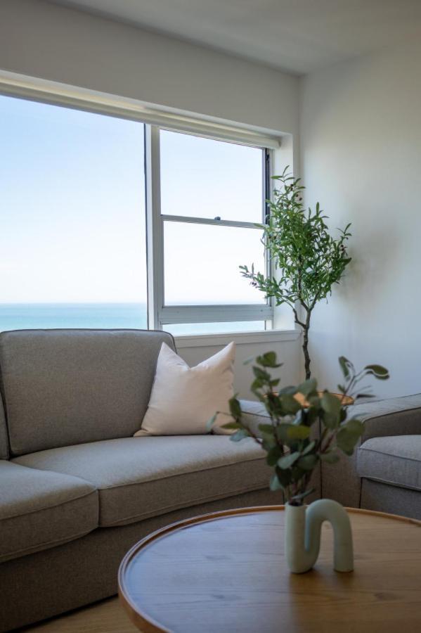 The Coastal - Fully Renovated Front 3br * Gold Coast