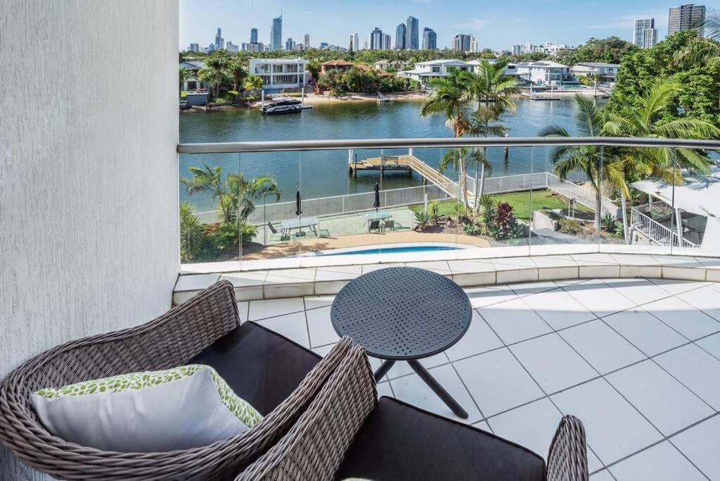 Relax In Style: 2br In Broadbeach Waters * Gold Coast